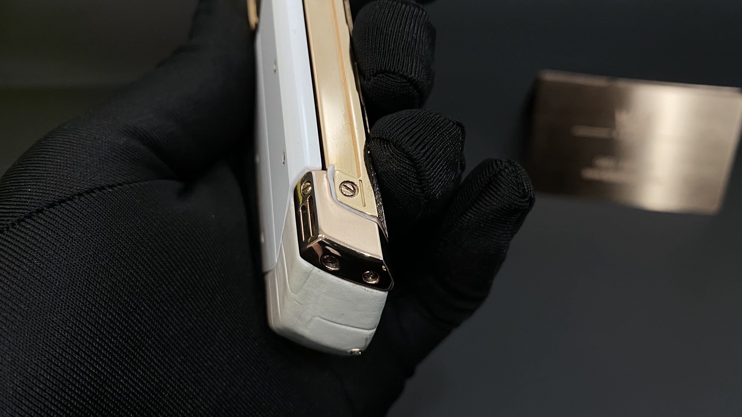 Vertu Signature S Gold Mix Diamond White Alternative 14 Kỳ Lân Luxury vertu signature s full gold full diamond ziczac 36 Vertu Signature S Gold Mix Diamond White Alternative