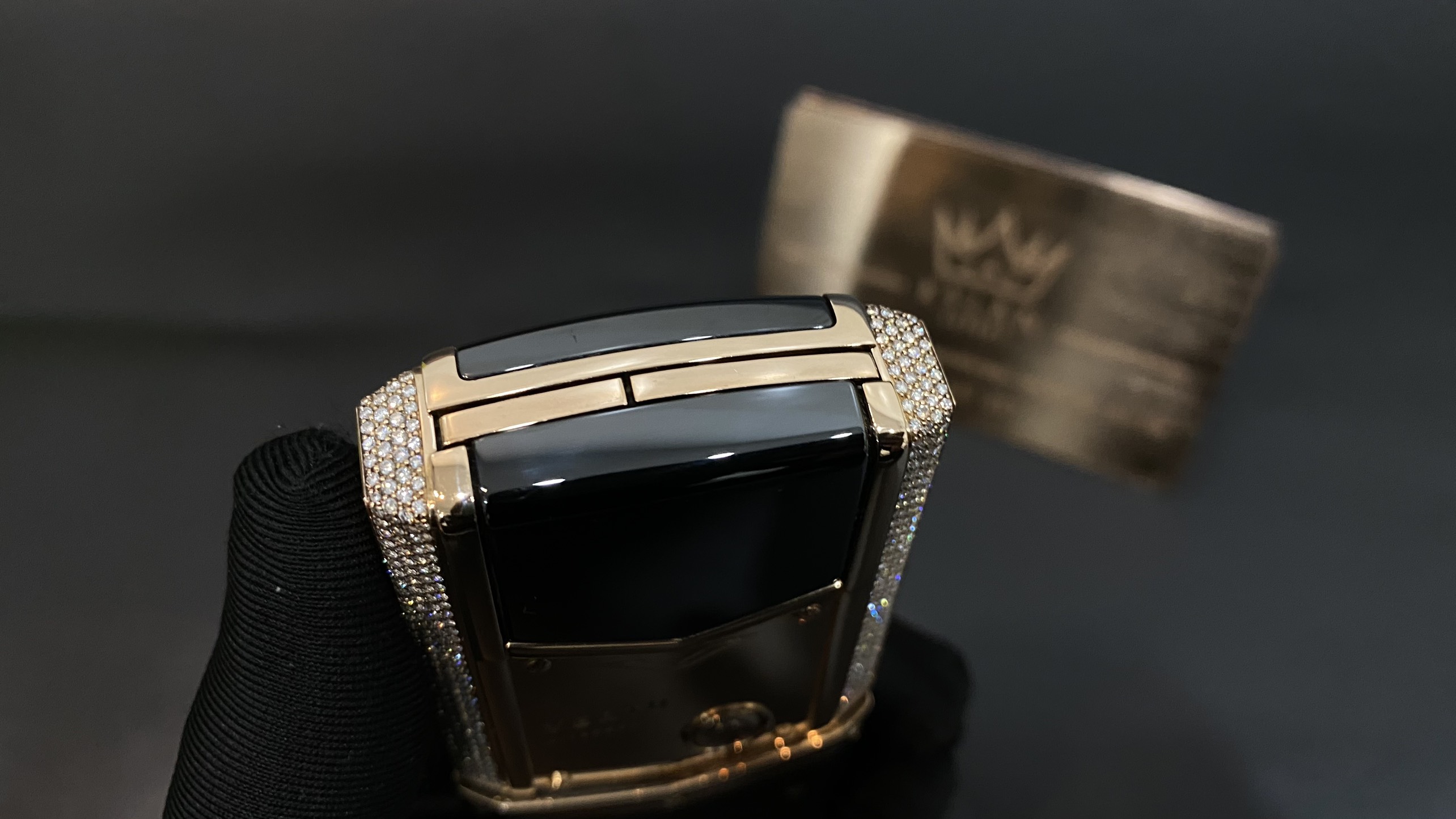 Kỳ Lân Luxury vertu signature s full gold mix diamond 1 a55651f4 672f 4184 b184 7d66daddc96b Vertu Signature S Full Gold Mix Diamond