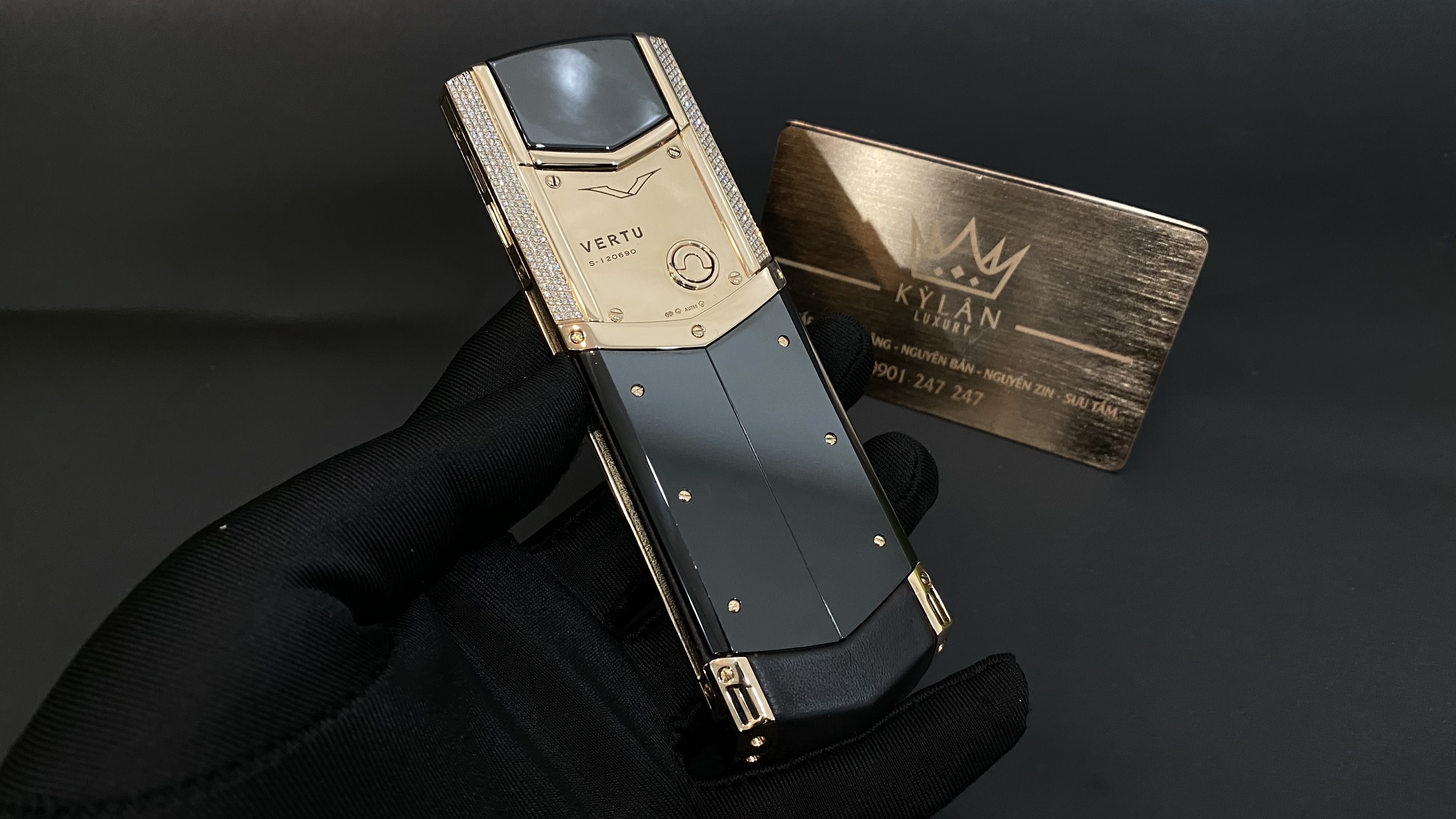 Kỳ Lân Luxury vertu signature s full gold mix diamond 14 225bf3f8 8284 46bf 939f ab800aecf2a6 Vertu Signature S Full Gold Mix Diamond