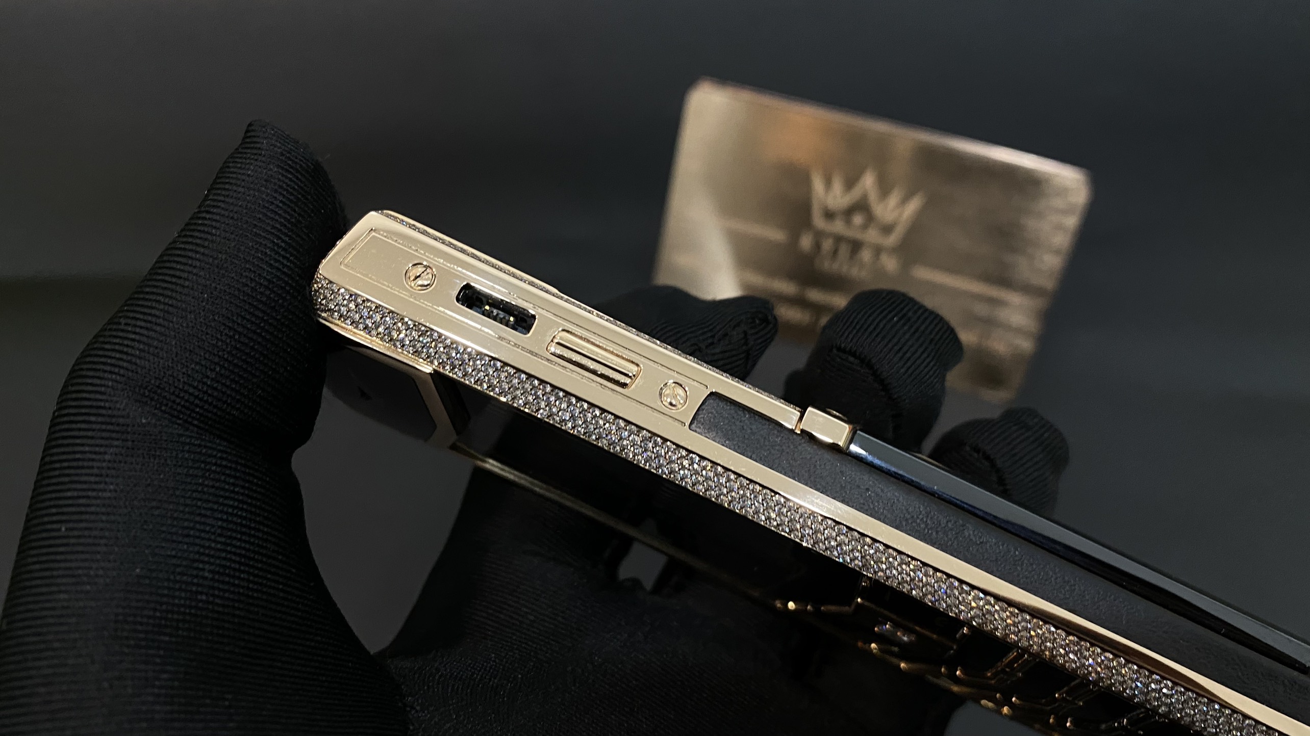 Kỳ Lân Luxury vertu signature s full gold mix diamond 15 a51c0fa7 b70e 4fa4 948f 22e958ceb3d1 Vertu Signature S Full Gold Mix Diamond