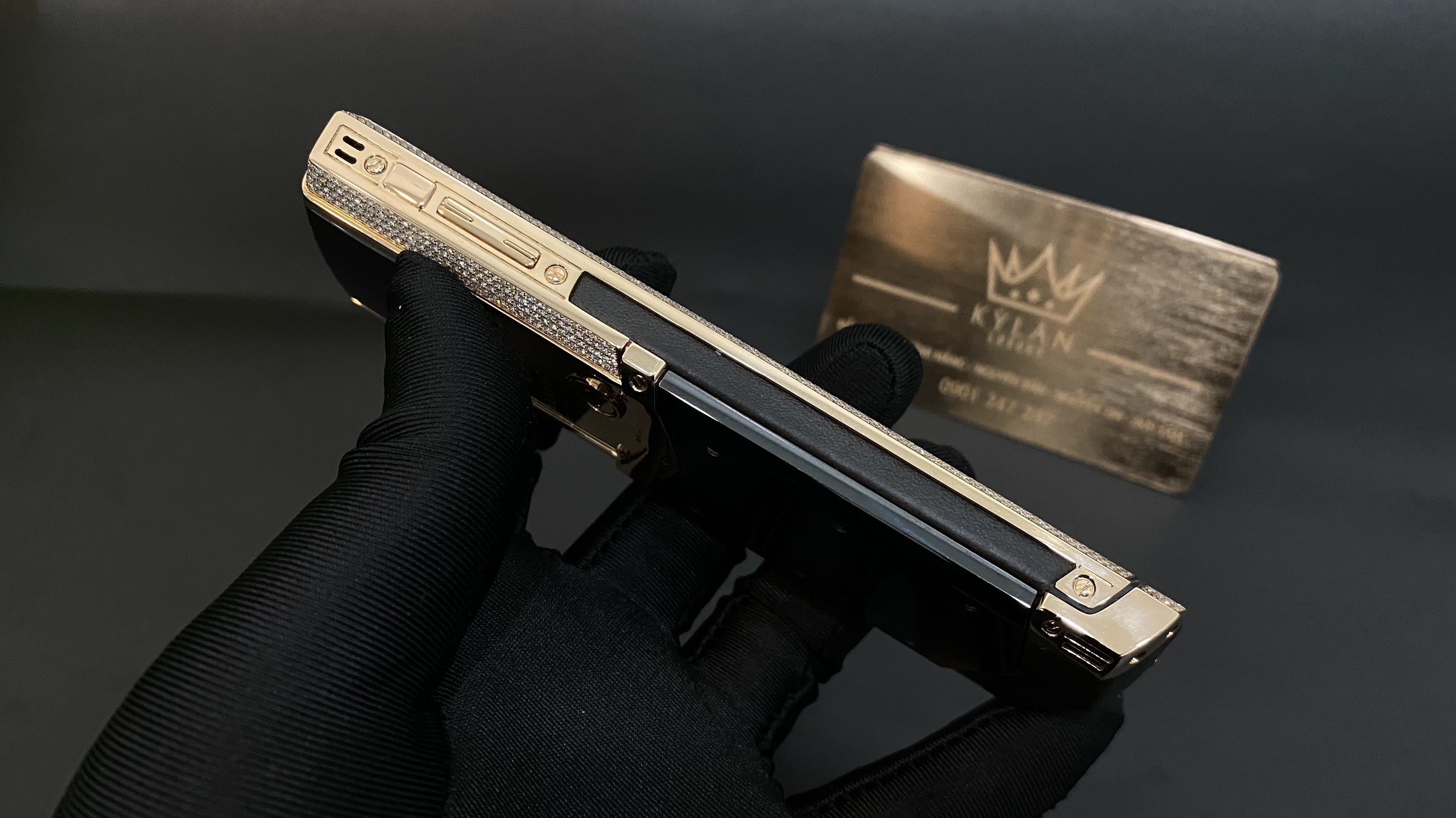 Kỳ Lân Luxury vertu signature s full gold mix diamond 16 91b2bfad c1ba 4b40 a019 4bc0dbbdfd2e Vertu Signature S Full Gold Mix Diamond