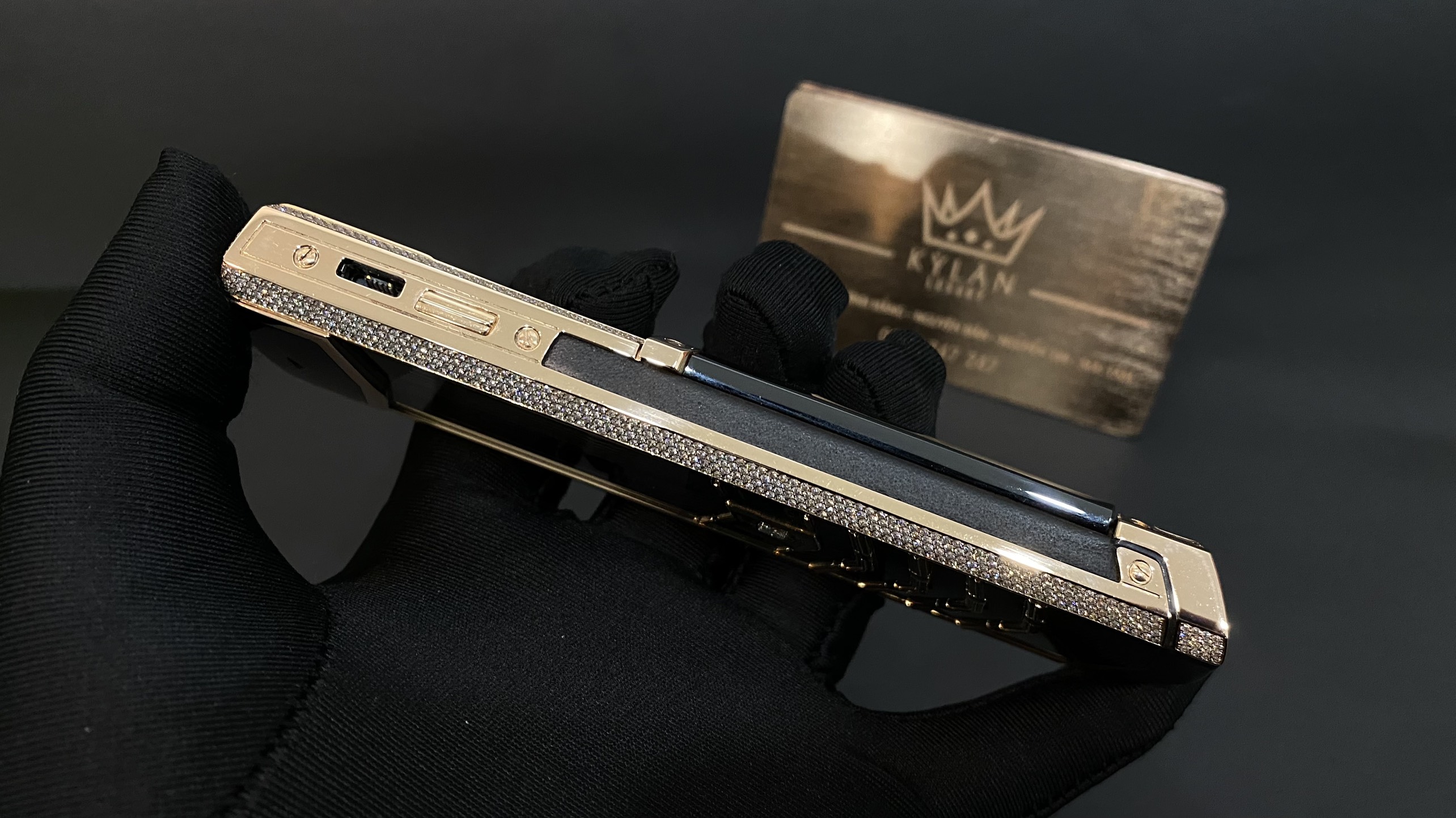 Kỳ Lân Luxury vertu signature s full gold mix diamond 19 68a0ec43 c75e 4751 ad1d ce2321da8e66 Vertu Signature S Full Gold Mix Diamond
