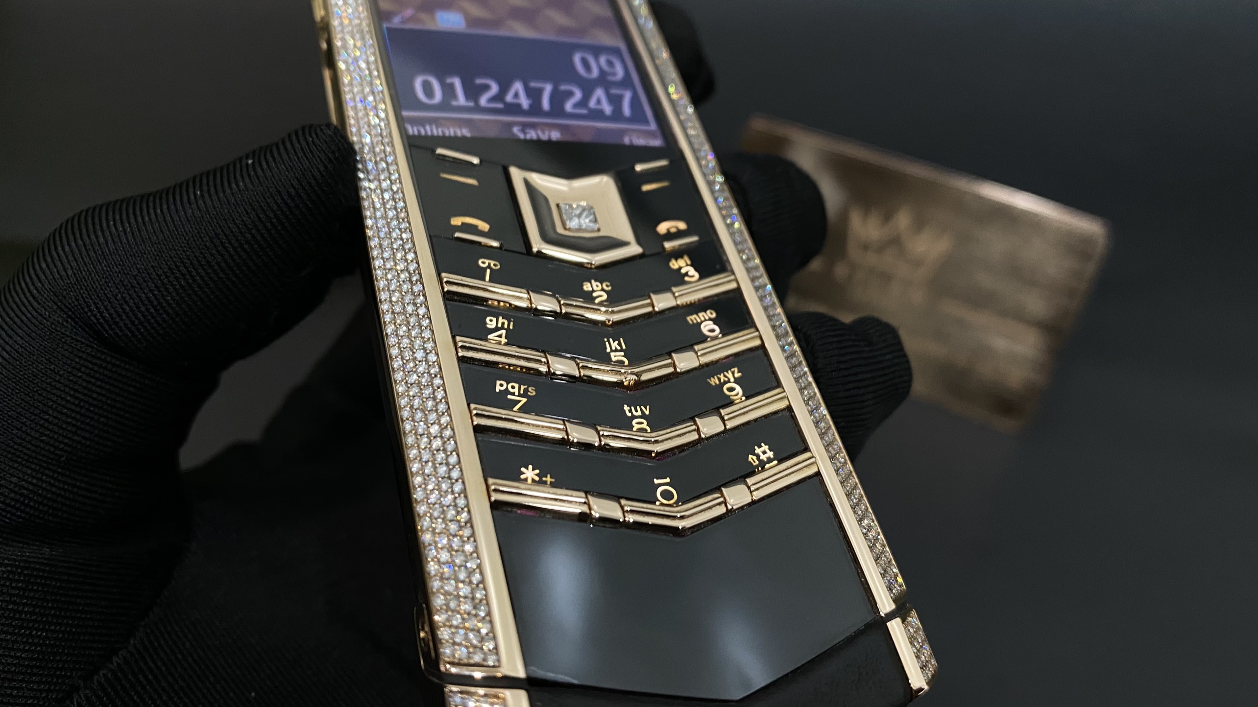 Vertu Signature S Full Gold Mix Diamond 15 Kỳ Lân Luxury vertu signature s full gold mix diamond 21 0ffc51f6 8688 4392 ad00 c513f6a7bc94 Vertu Signature S Full Gold Mix Diamond