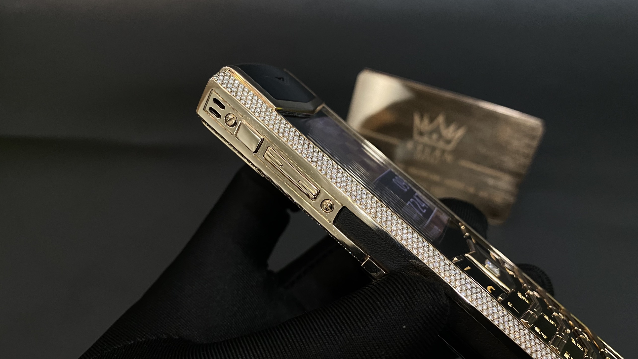 Kỳ Lân Luxury vertu signature s full gold mix diamond 23 4421c8c9 7a7b 49d4 82cd ce6e64fa644d Vertu Signature S Full Gold Mix Diamond