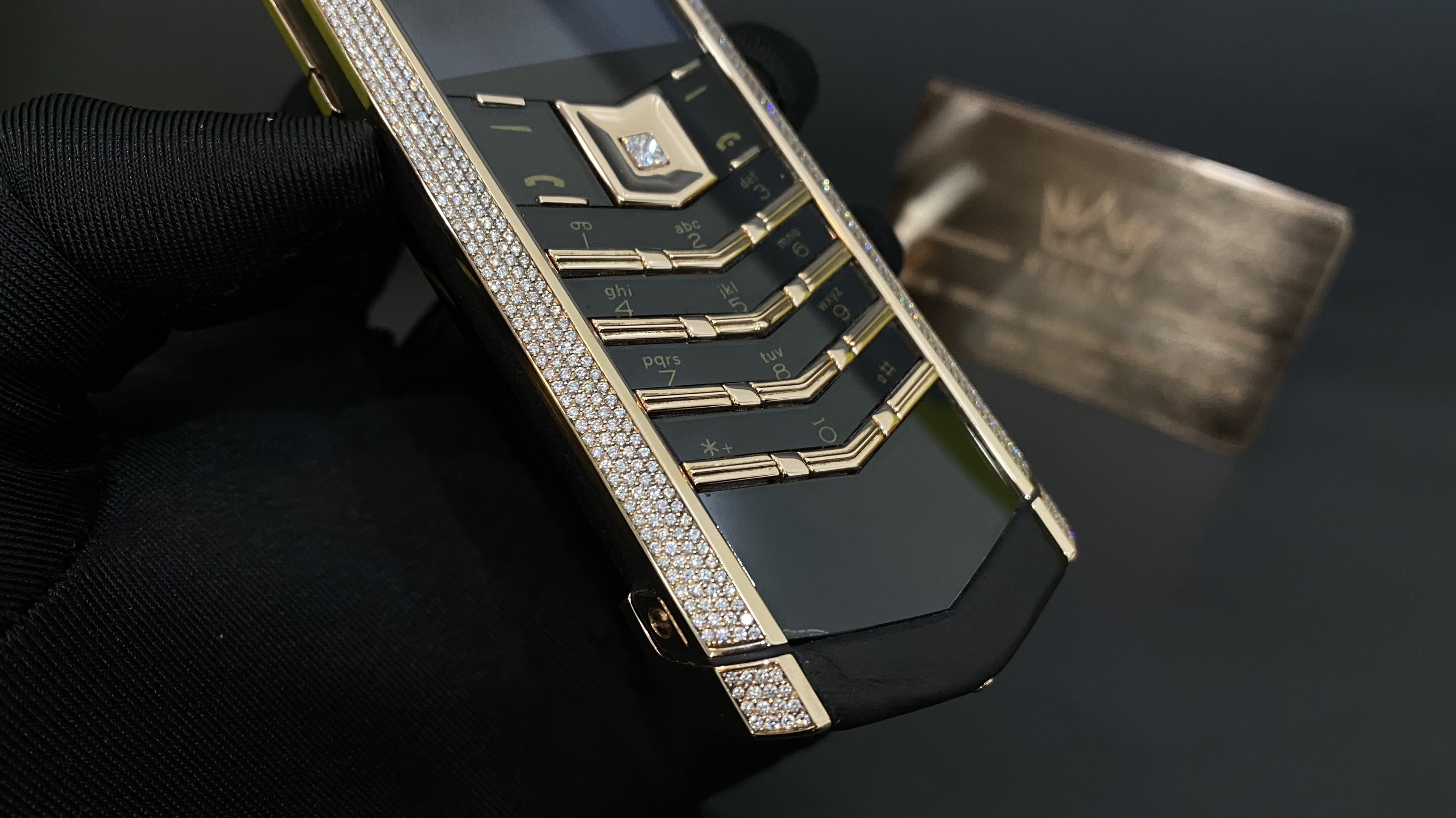 Kỳ Lân Luxury vertu signature s full gold mix diamond 30 acf5f8cc 9bab 4d90 bfa0 ff681de2b333 Vertu Signature S Full Gold Mix Diamond