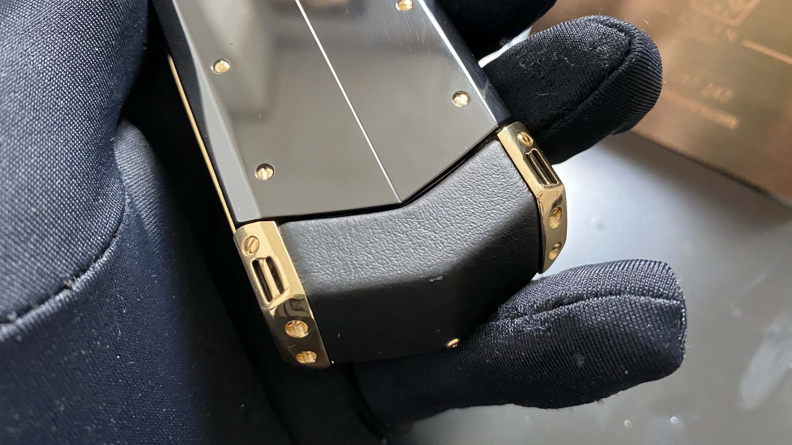 Kỳ Lân Luxury vertu signature s full kim va ng chanh fullbox 1 Vertu Signature S full kim vàng chanh fullbox