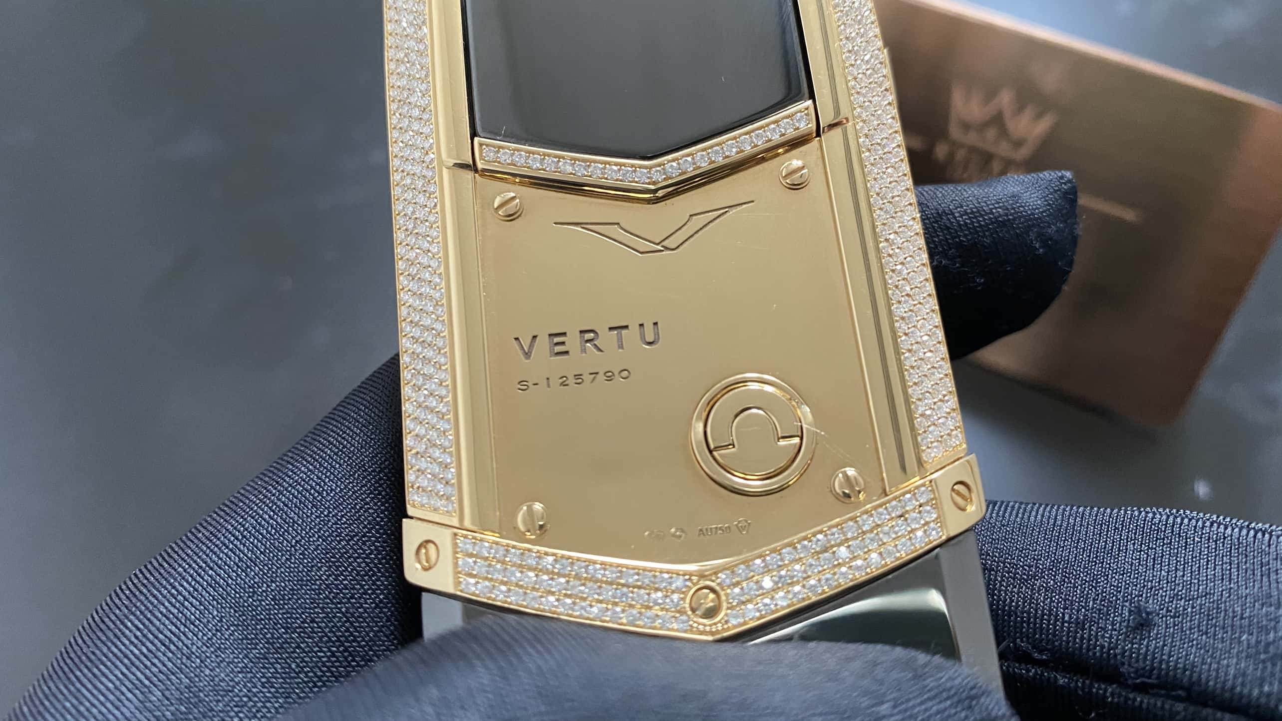 Kỳ Lân Luxury vertu signature s full kim va ng chanh fullbox 20 Vertu Signature S full kim vàng chanh fullbox