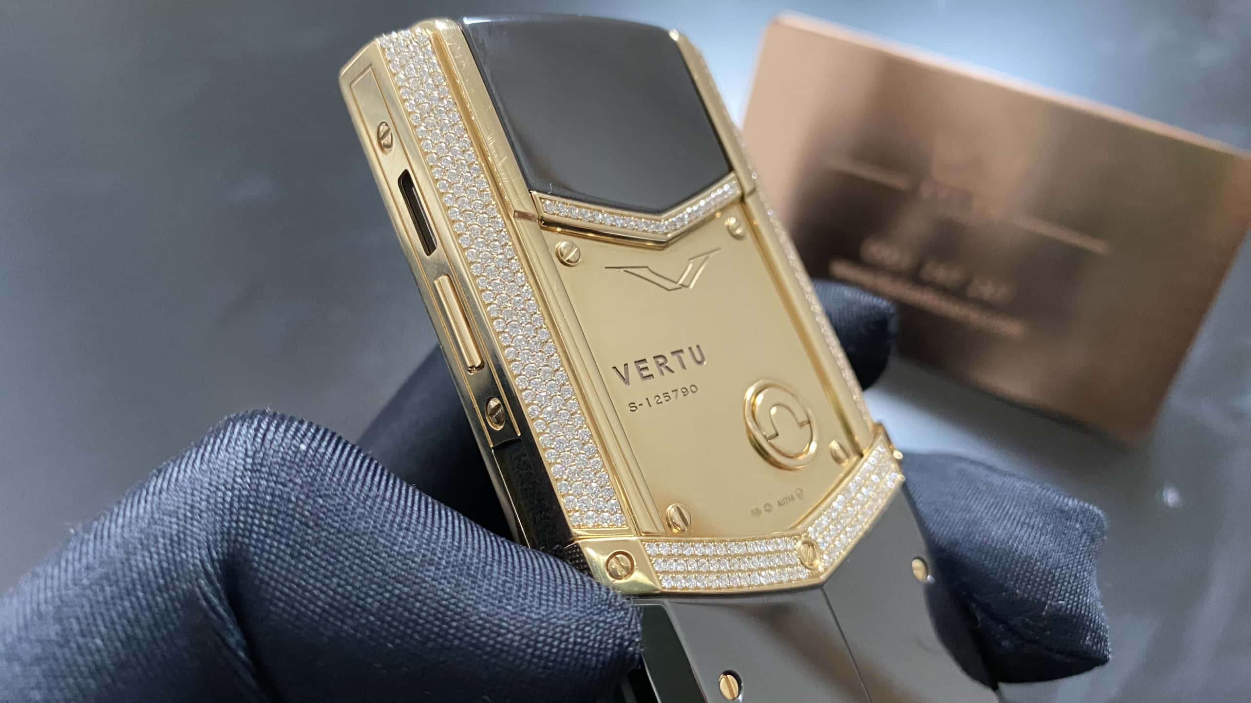 Kỳ Lân Luxury vertu signature s full kim va ng chanh fullbox 38 Vertu Signature S full kim vàng chanh fullbox