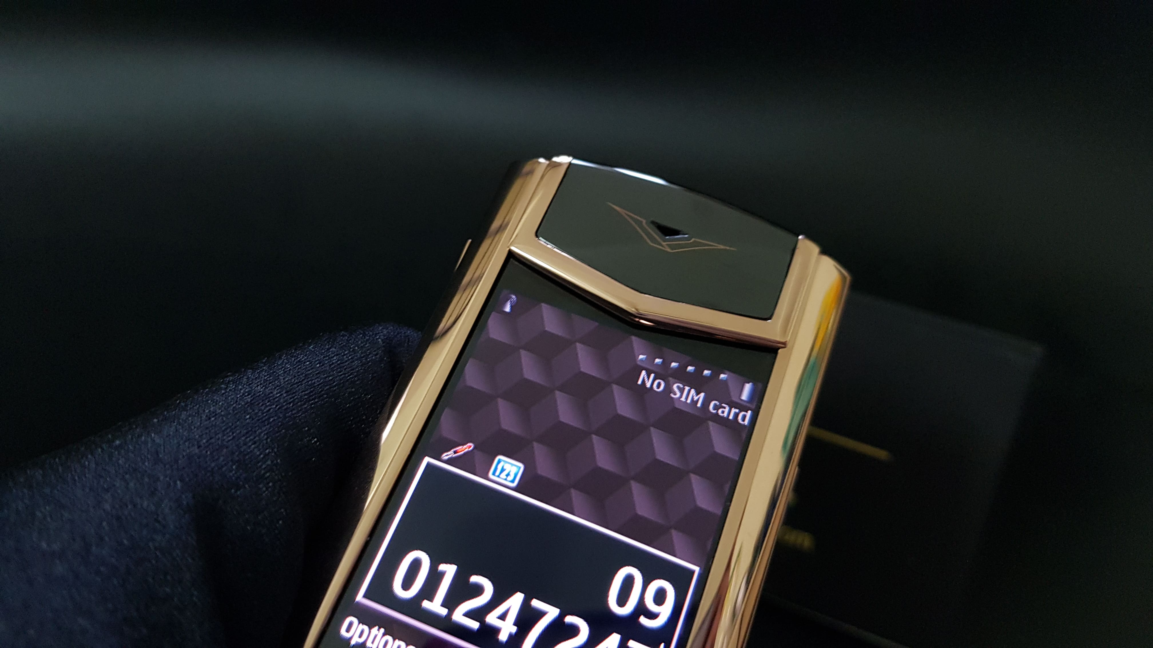 Kỳ Lân Luxury vertu signature s vang khoi 18k 36 Vertu Signature S vàng khối 18k đẹp nhất lịch sử Vertu