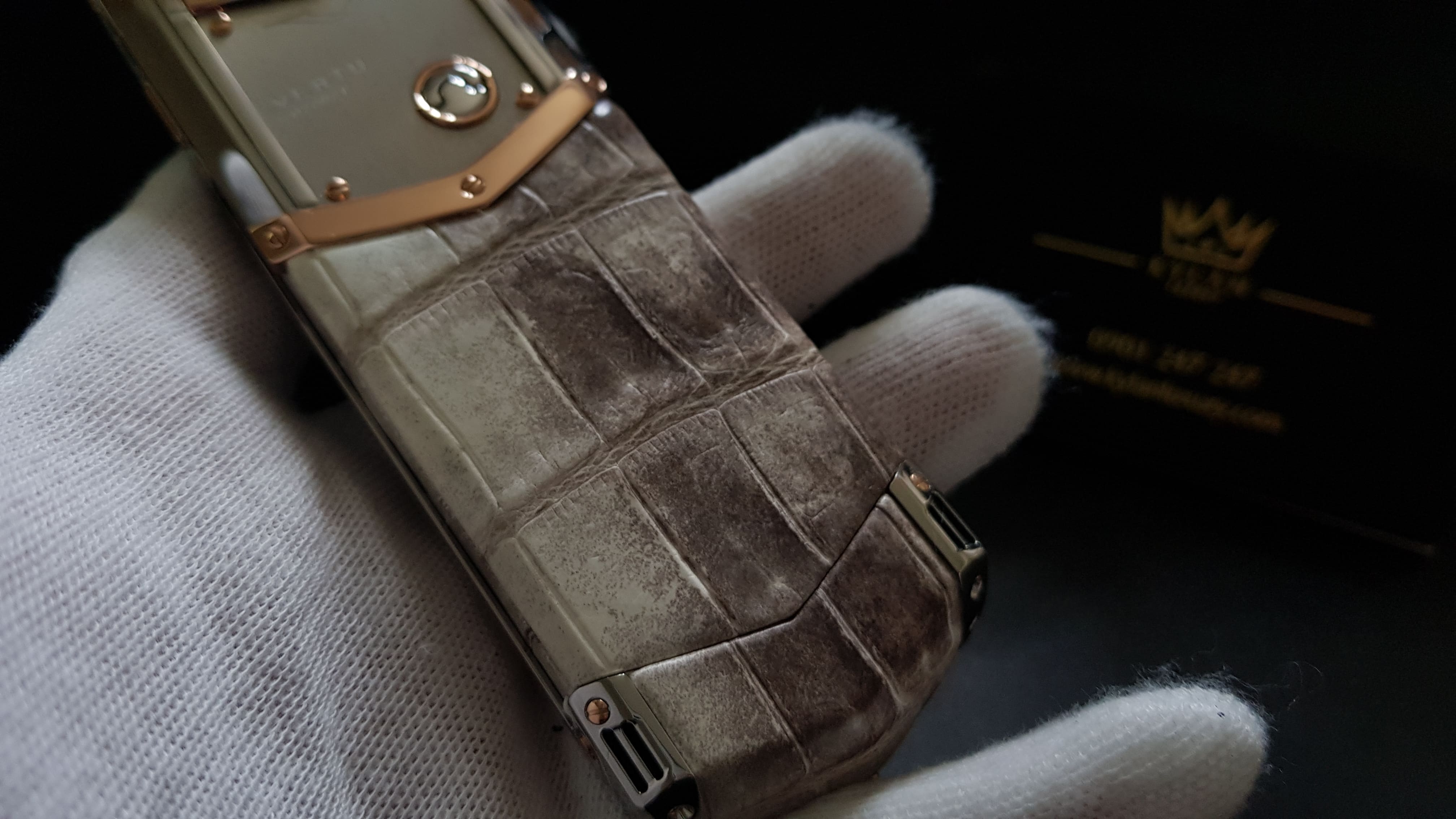 Kỳ Lân Luxury vertu signature s white and gold vang hong 12 Vertu Signature S White and Gold vàng hồng