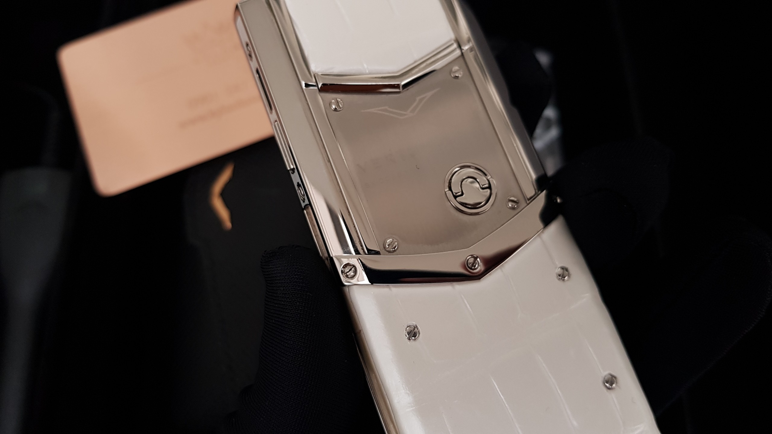 Kỳ Lân Luxury vertu signature s white mother of pearl 14 1788234c aad8 47ad ac25 28fb52bfe57e Vertu Signature S White Mother Of Pearl