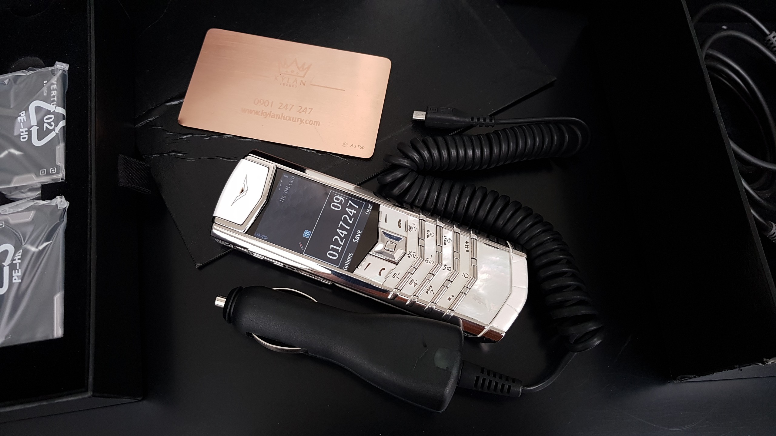 Kỳ Lân Luxury vertu signature s white mother of pearl 2 38e13773 8c5d 4dd5 91d0 8bbd77c12d03 Vertu Signature S White Mother Of Pearl