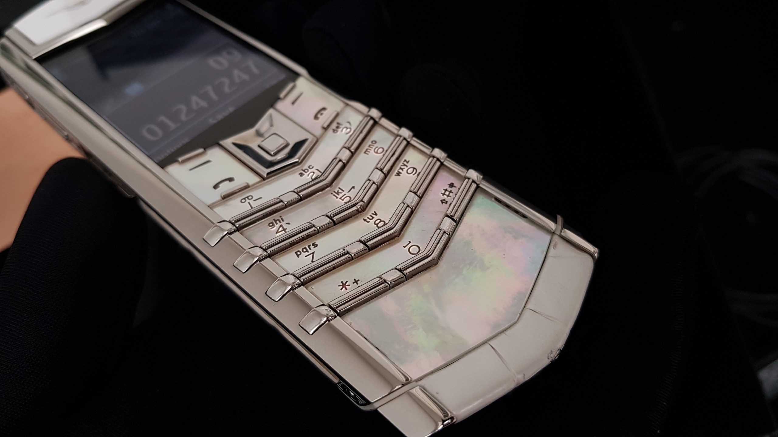 Kỳ Lân Luxury vertu signature s white mother of pearl 35 1fe3777a 7b1c 4104 8096 0bddeee4e6f4 Vertu Signature S White Mother Of Pearl