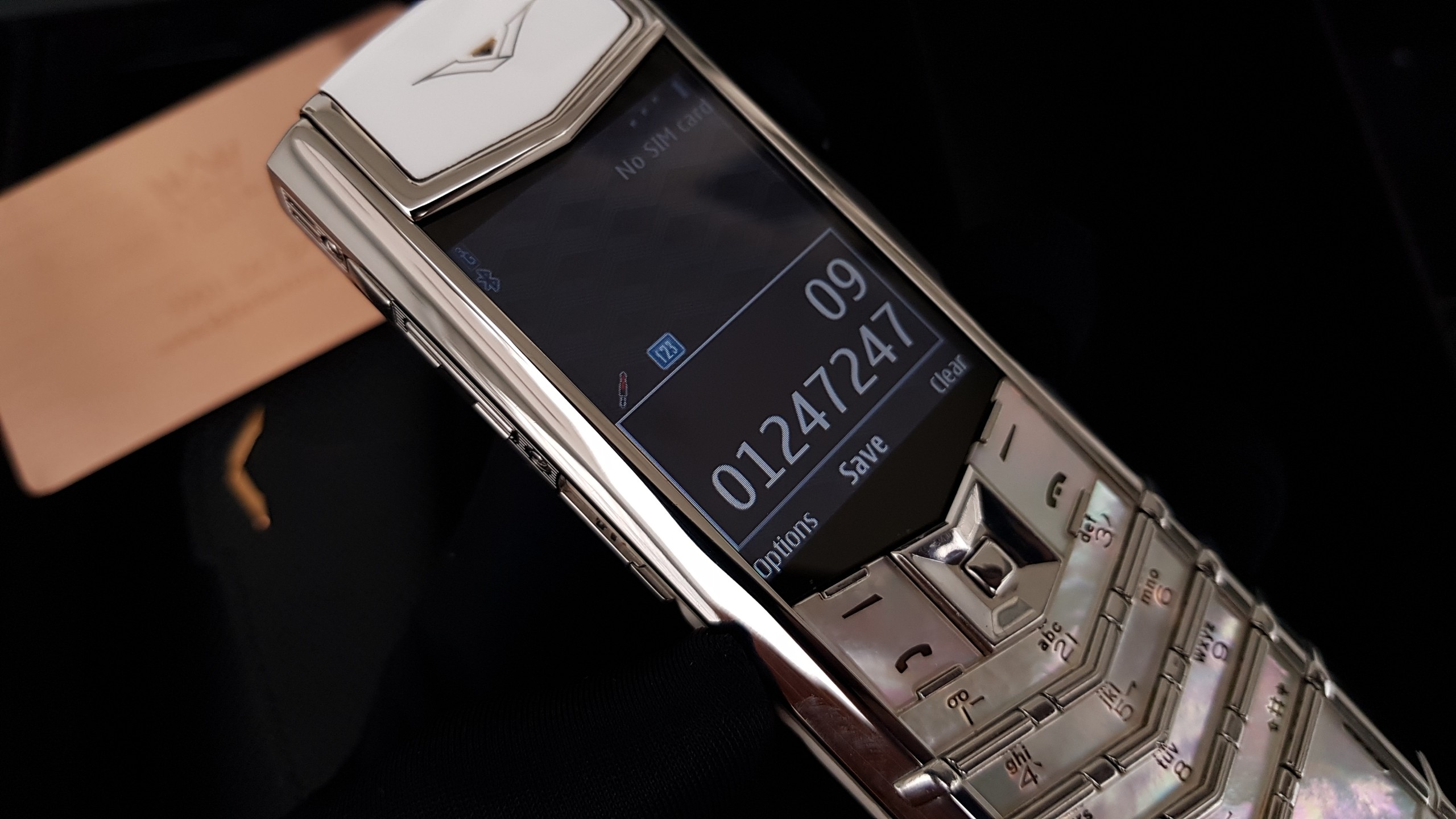 Kỳ Lân Luxury vertu signature s white mother of pearl 37 686de0e2 f063 42d7 b303 bf2b98e38b4d Vertu Signature S White Mother Of Pearl