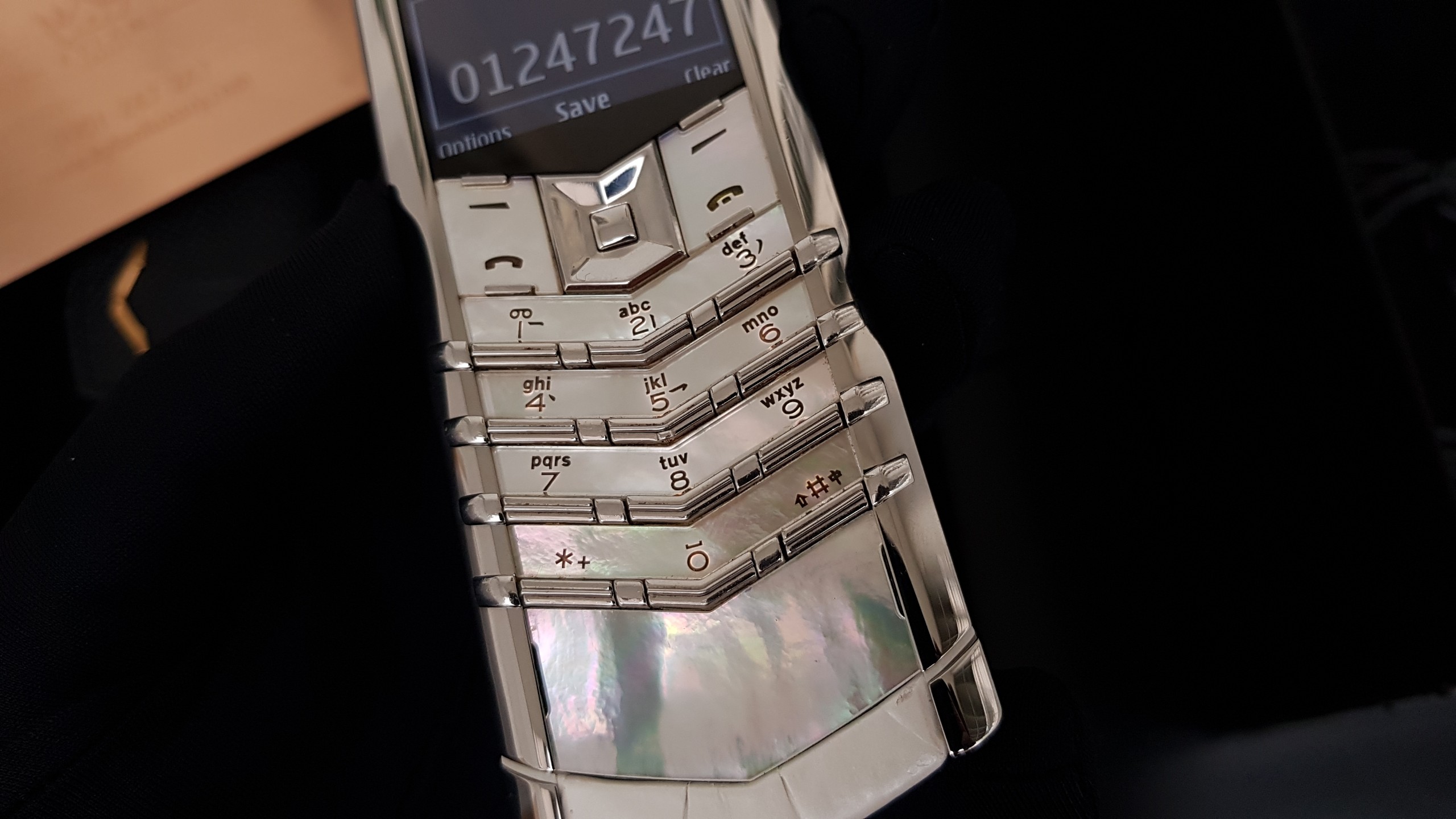 Kỳ Lân Luxury vertu signature s white mother of pearl 39 3f3c73d7 07b4 47d1 bbfc ea2b74e638d3 Vertu Signature S White Mother Of Pearl