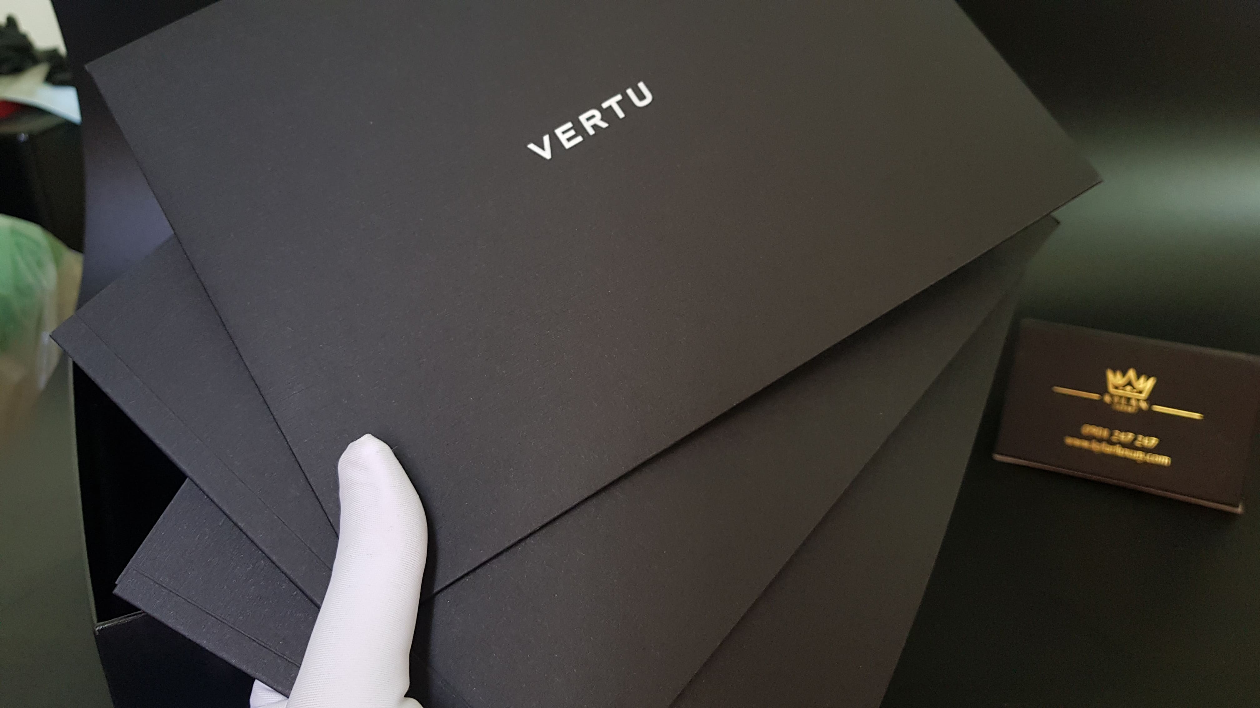 Kỳ Lân Luxury vertu touch ti mix diem vang fullbox 27 Vertu Touch Ti mix điểm vàng fullbox new mới