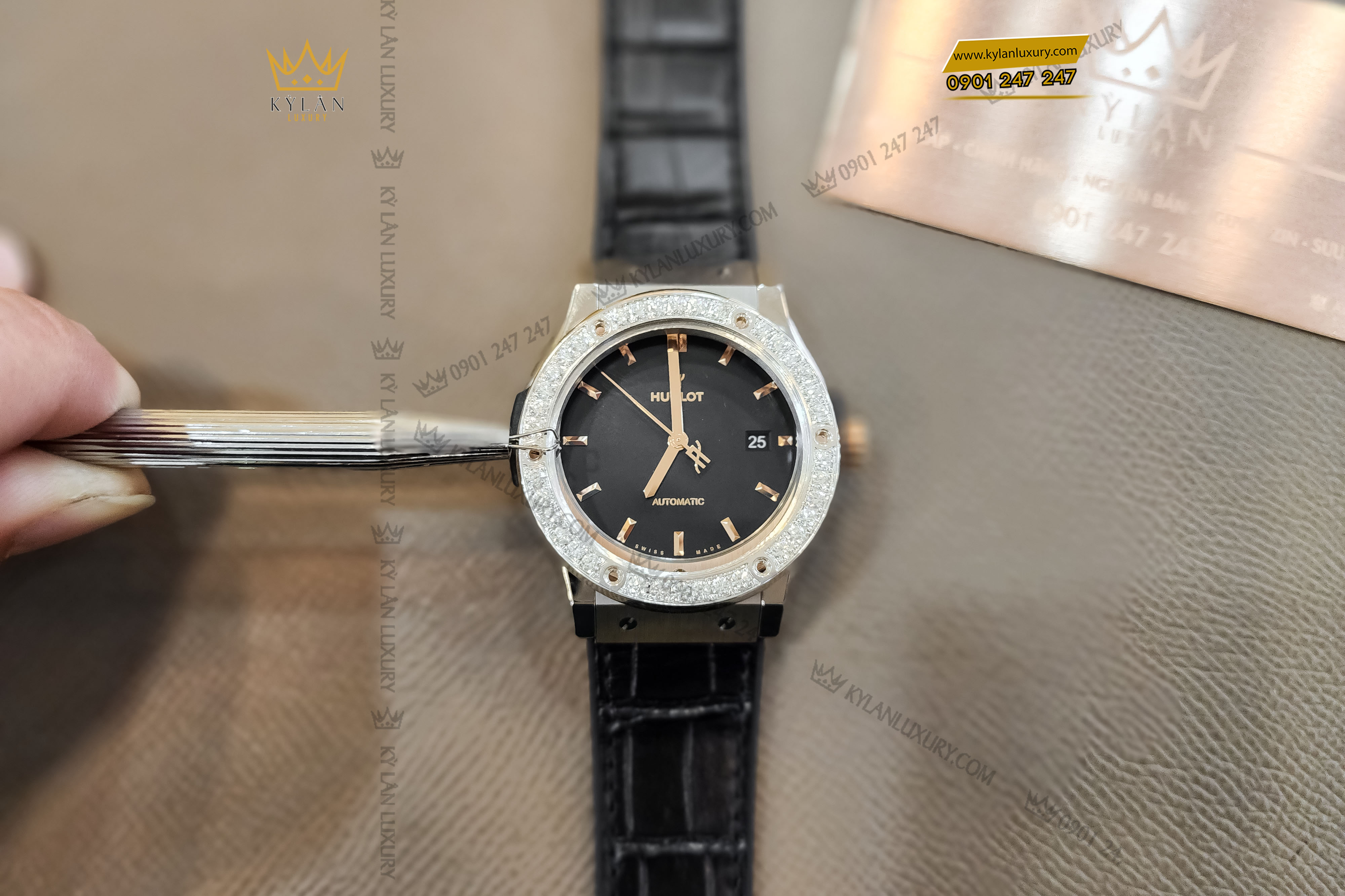 Kỳ Lân Luxury vong bezel diamond dong ho hublot classic fusion 38mm 1 Vành Bezel Diamond đồng hồ Hublot Classic Fusion 38mm