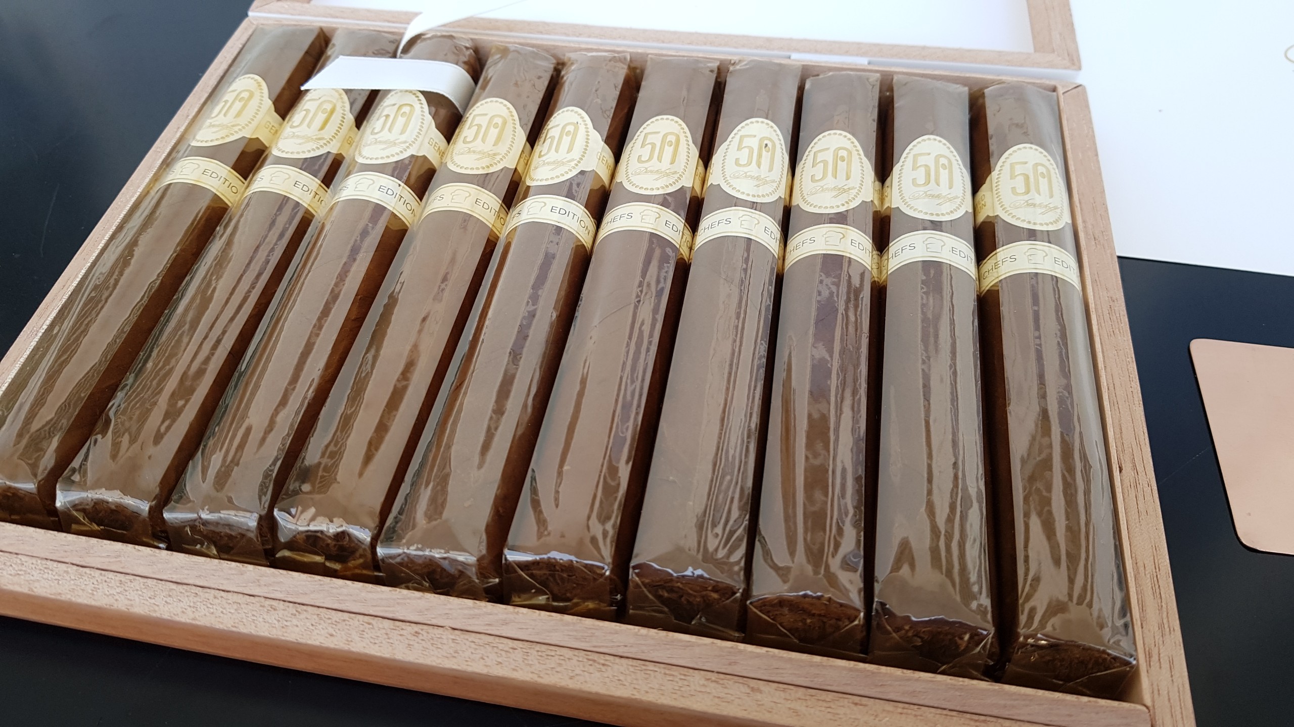 Kỳ Lân Luxury xi ga davidoff ba n ki nie m 50 na m 10 Xì gà Davidoff Chef's Edition 50th Anniversary - Cigar của thượng lưu