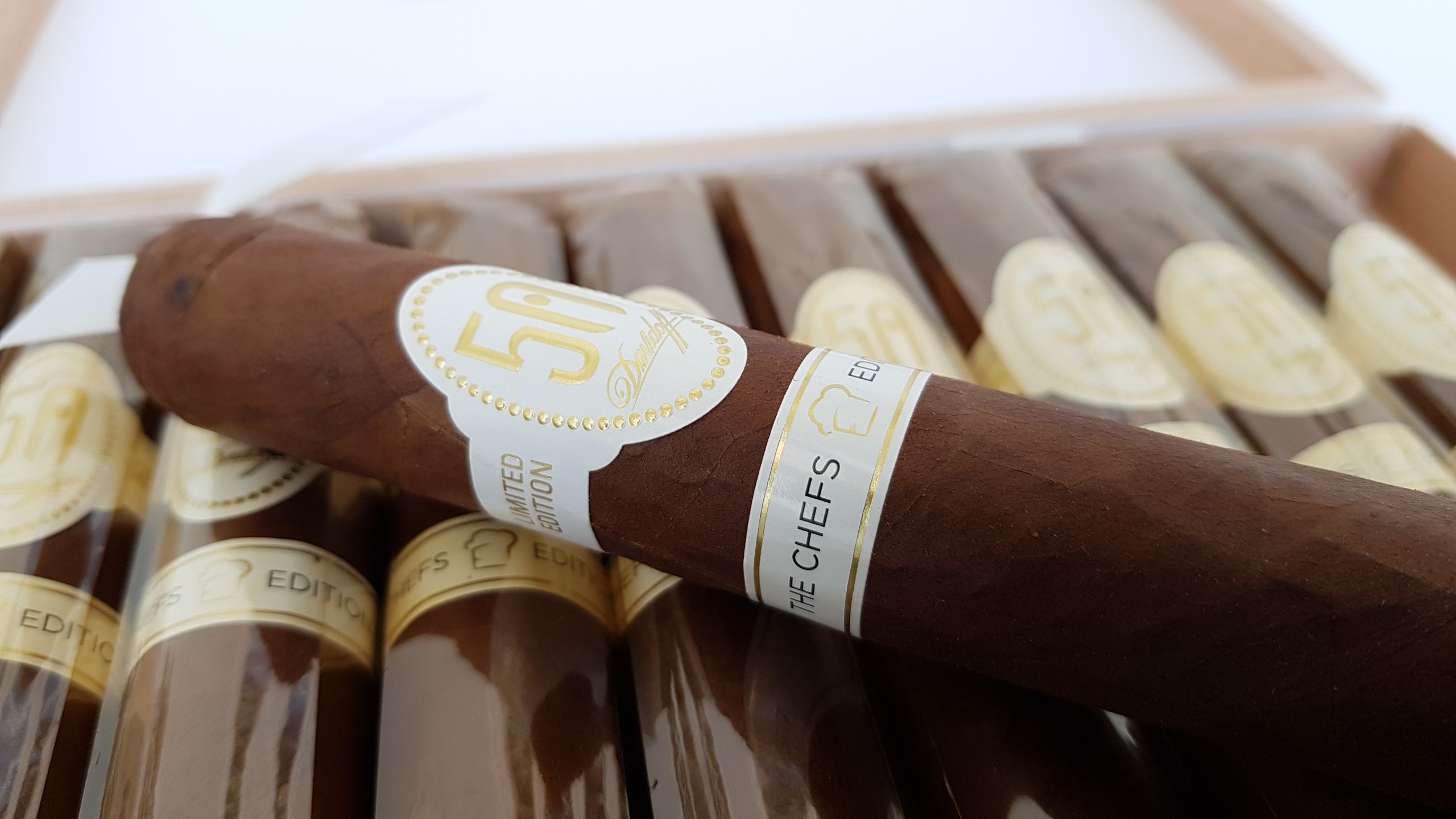 Kỳ Lân Luxury xi ga davidoff ba n ki nie m 50 na m 12 Xì gà Davidoff Chef's Edition 50th Anniversary - Cigar của thượng lưu