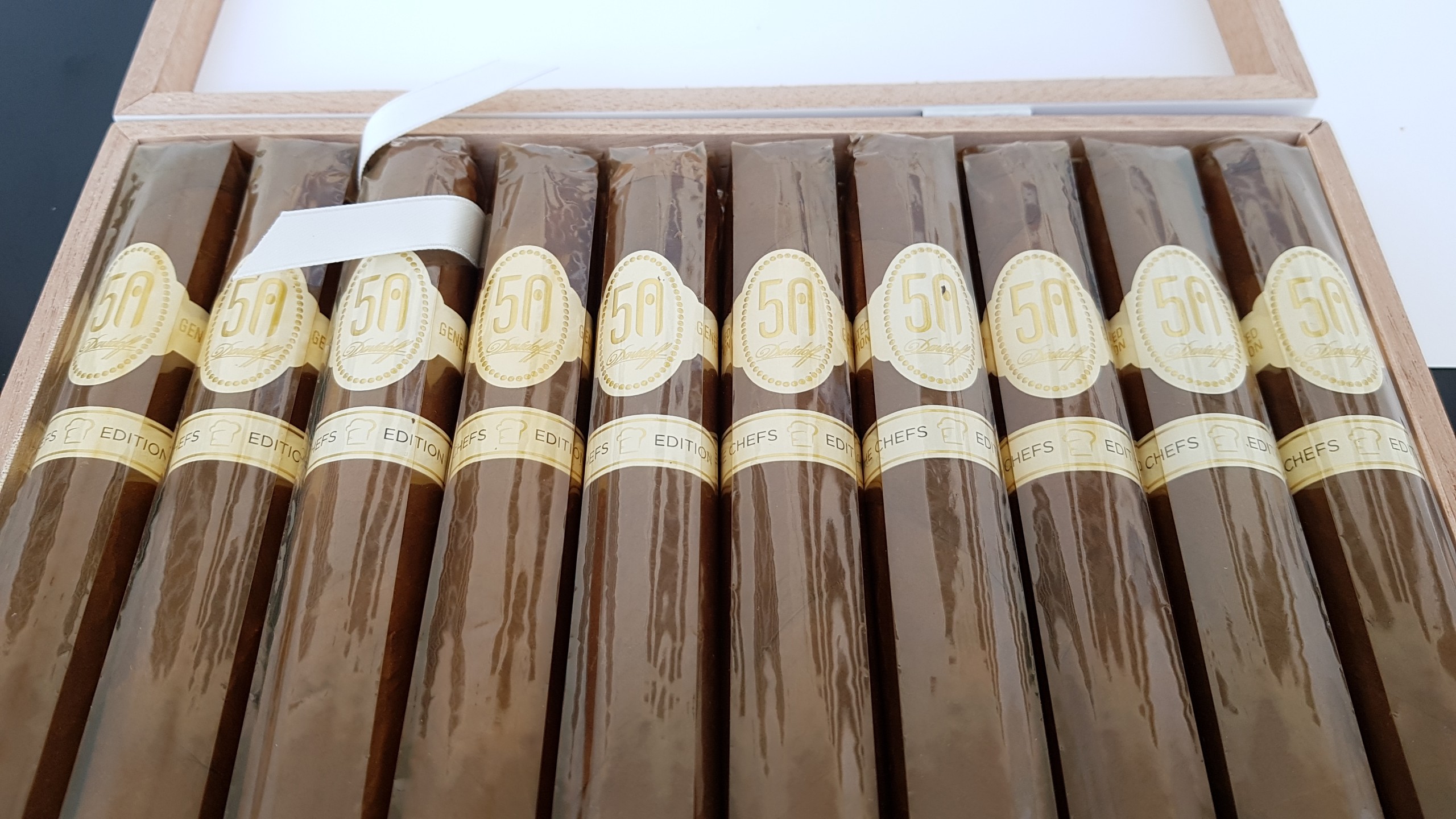 Kỳ Lân Luxury xi ga davidoff ba n ki nie m 50 na m 8 Xì gà Davidoff Chef's Edition 50th Anniversary - Cigar của thượng lưu