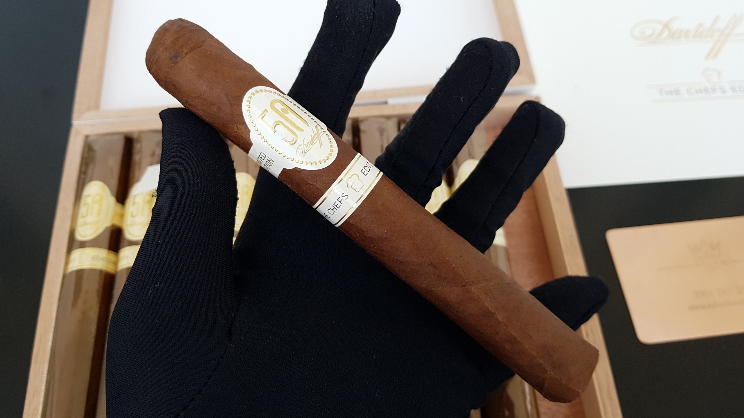 Kỳ Lân Luxury xi ga davidoff ba n ki nie m 50 na m 9 Xì gà Davidoff Chef's Edition 50th Anniversary - Cigar của thượng lưu