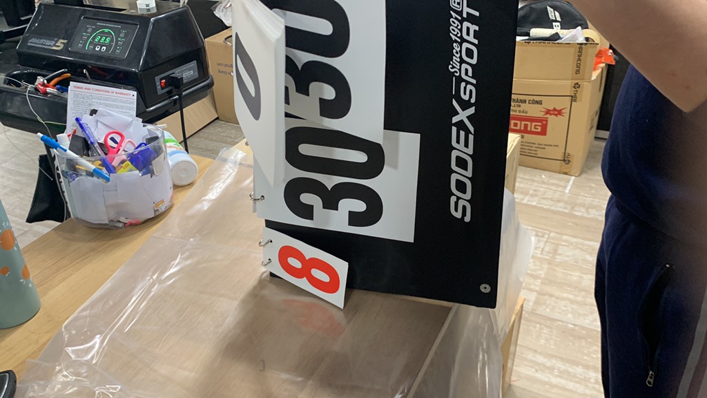 Bẳng điểm lật tay để bàn