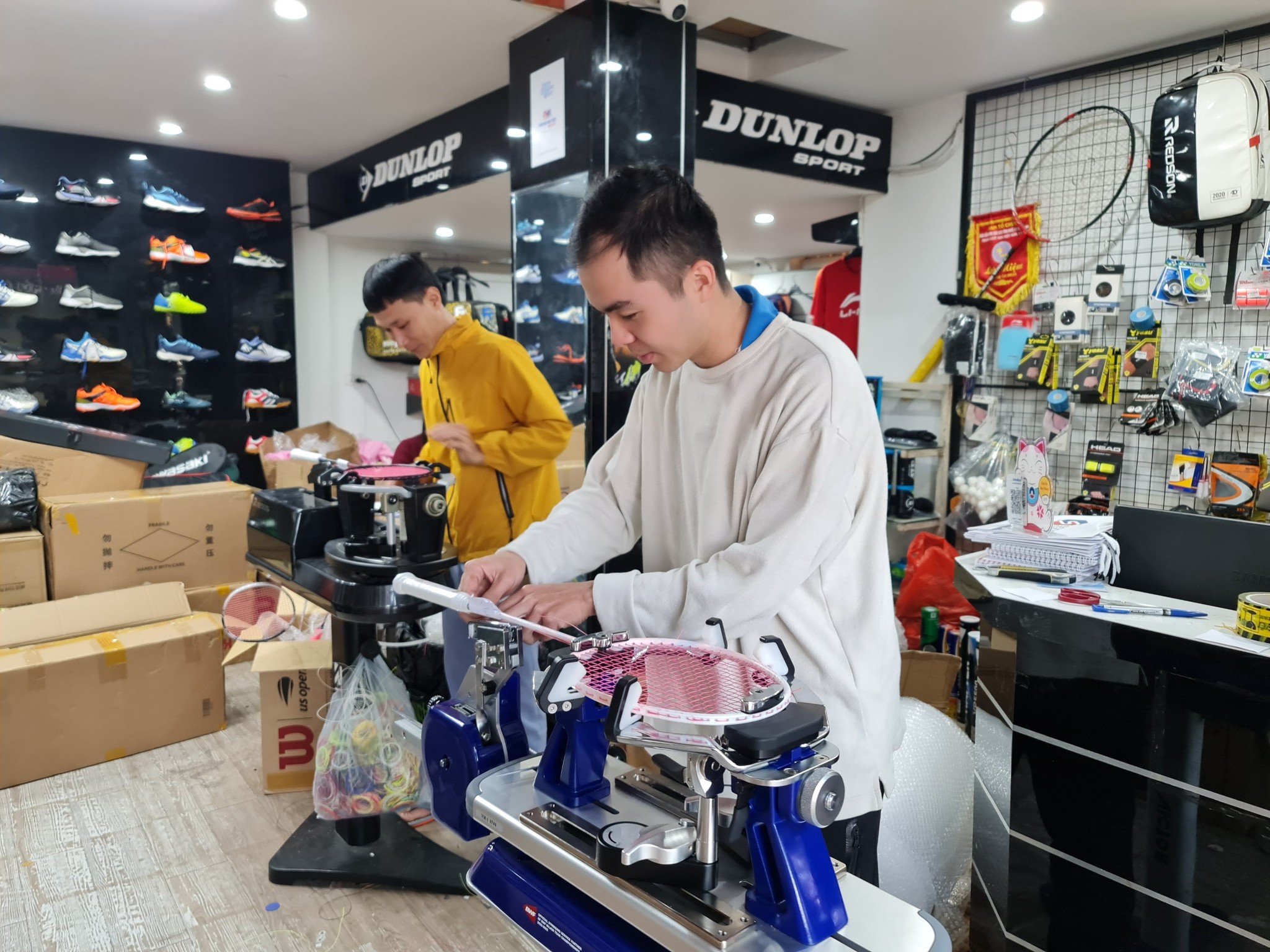 Máy Căng Vợt Victor VM 2000S Năm 2024