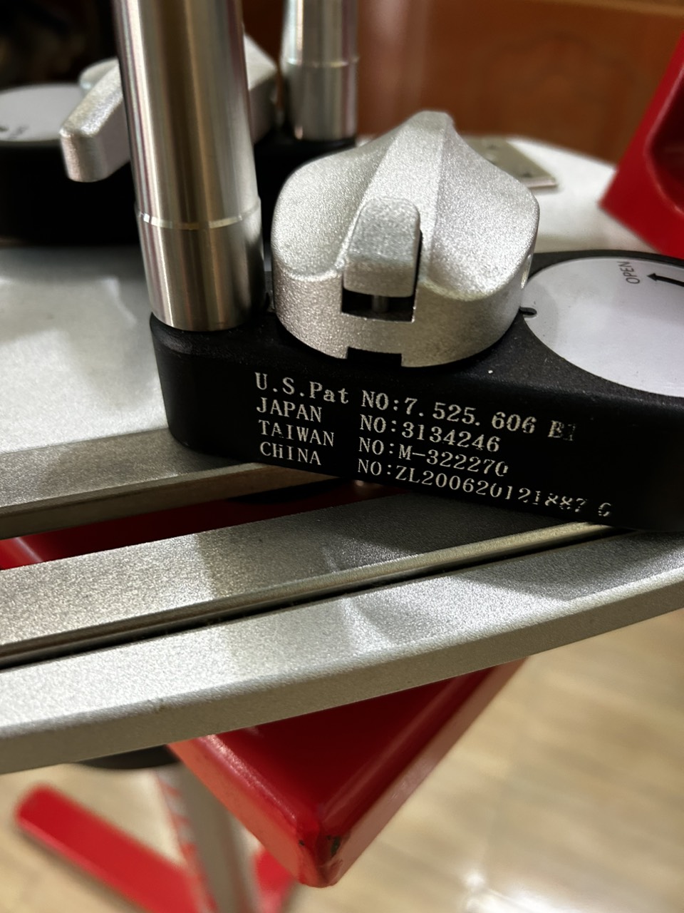 Máy Căng Vợt Cơ Lining M708 Cũ 90% | Giá chỉ từ 2x.Tr