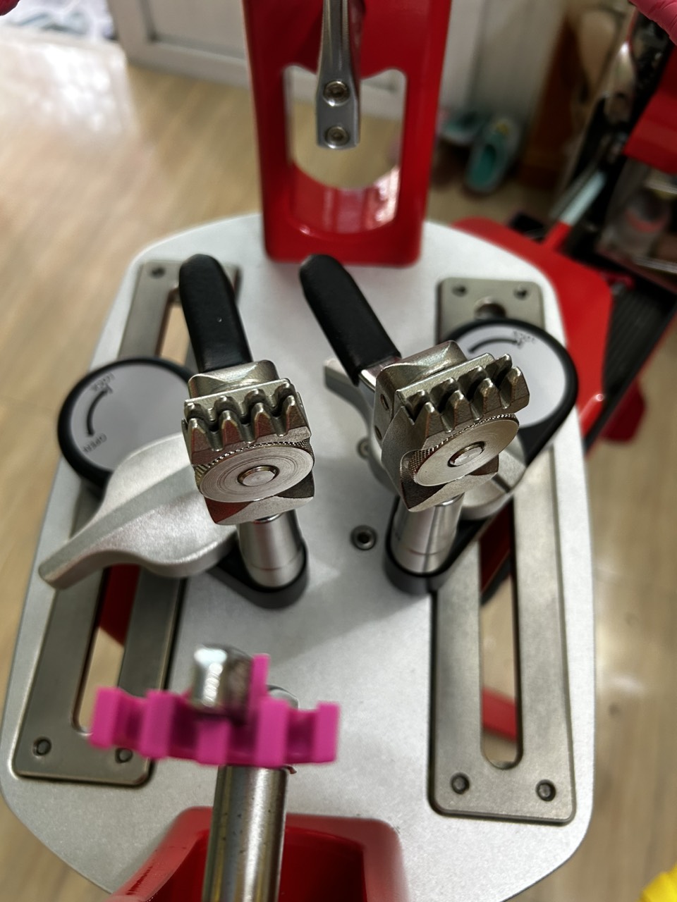 Máy Căng Vợt Cơ Lining M708 Cũ 90% | Giá chỉ từ 2x.Tr