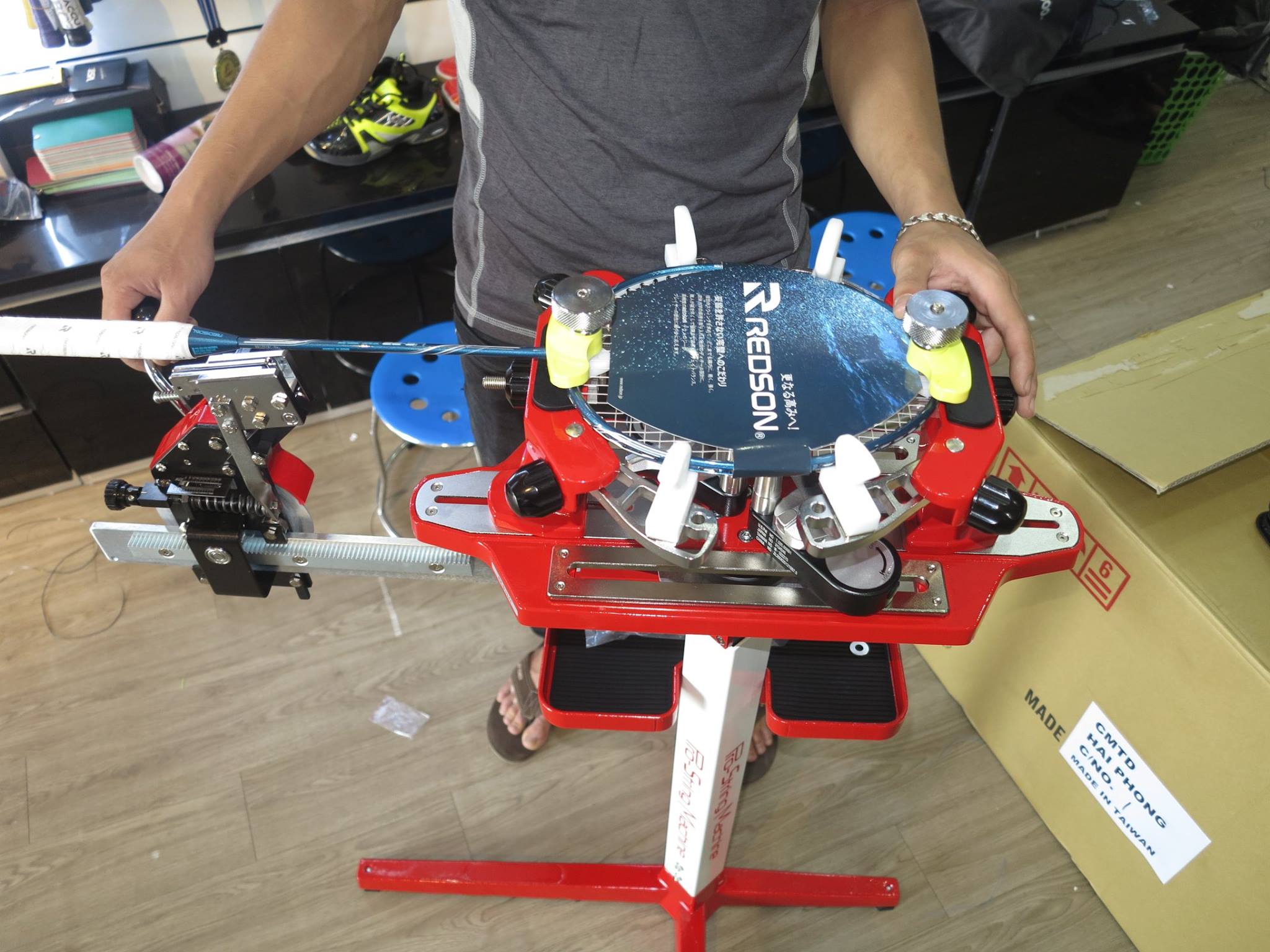 Máy Căng Vợt Cầu Lông Cơ Fleet PRO-SM Năm 2021 – 2022 (Màu Đỏ)