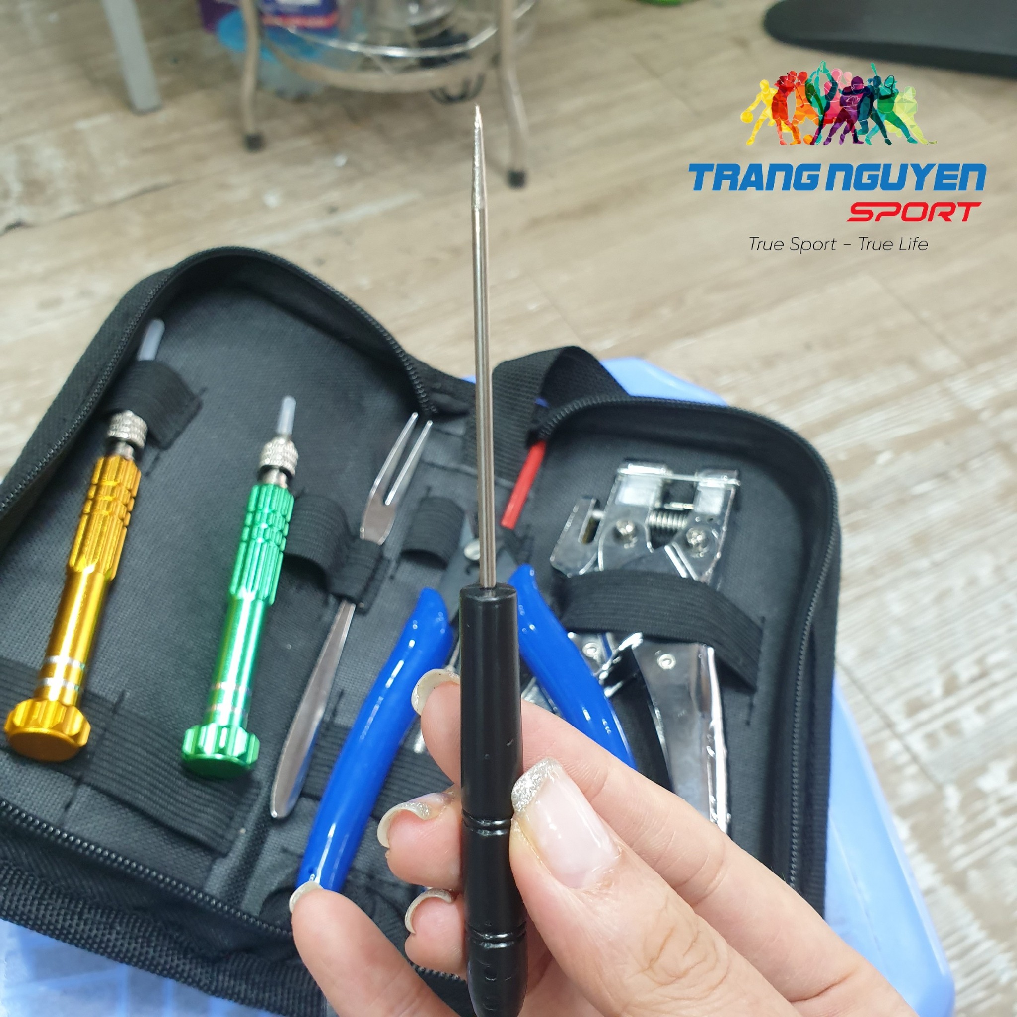 Bộ Dụng Cụ Thay Gen Vợt Cầu Lông | Giá chỉ từ 450k 7 món đồ