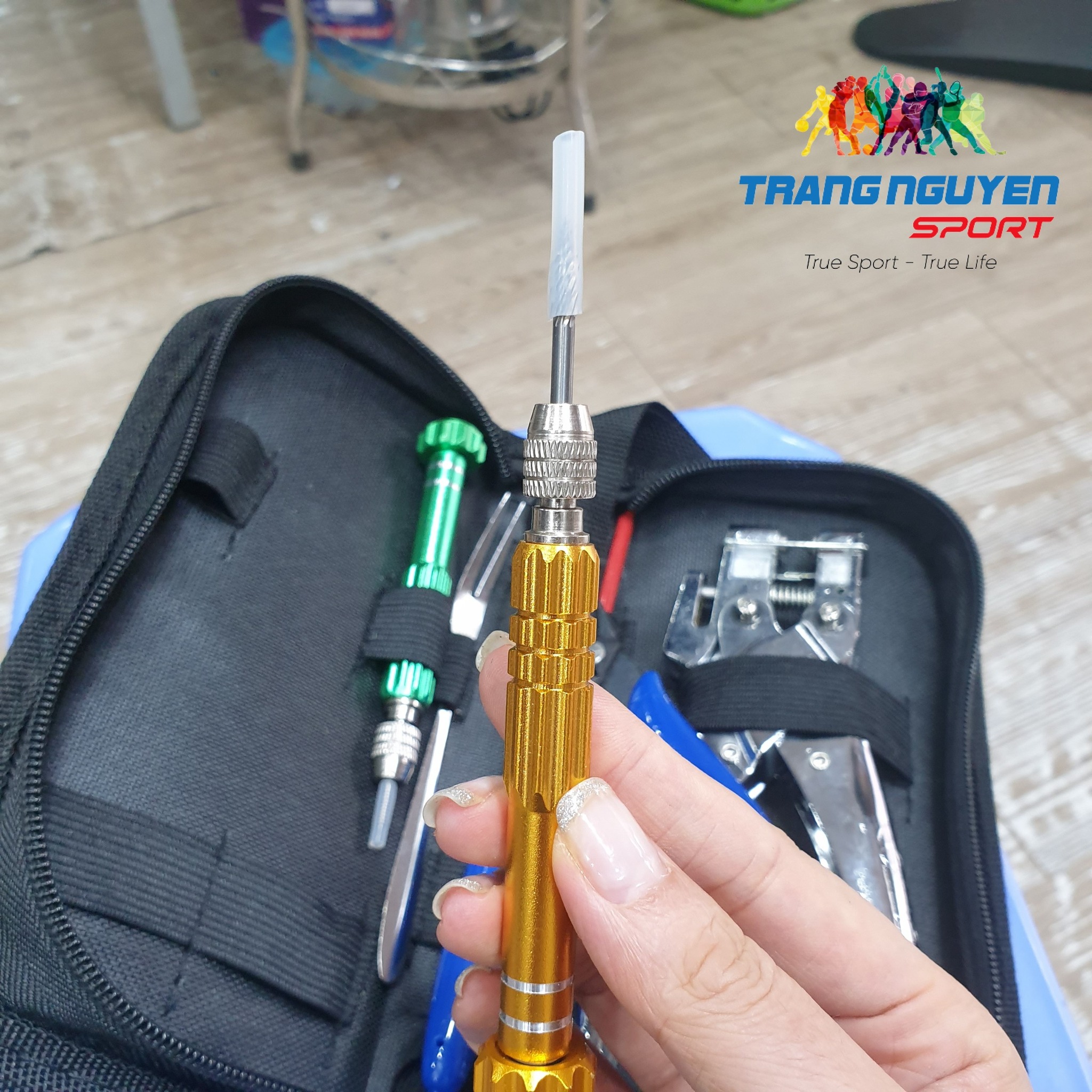 Bộ Dụng Cụ Thay Gen Vợt Cầu Lông | Giá chỉ từ 450k 7 món đồ