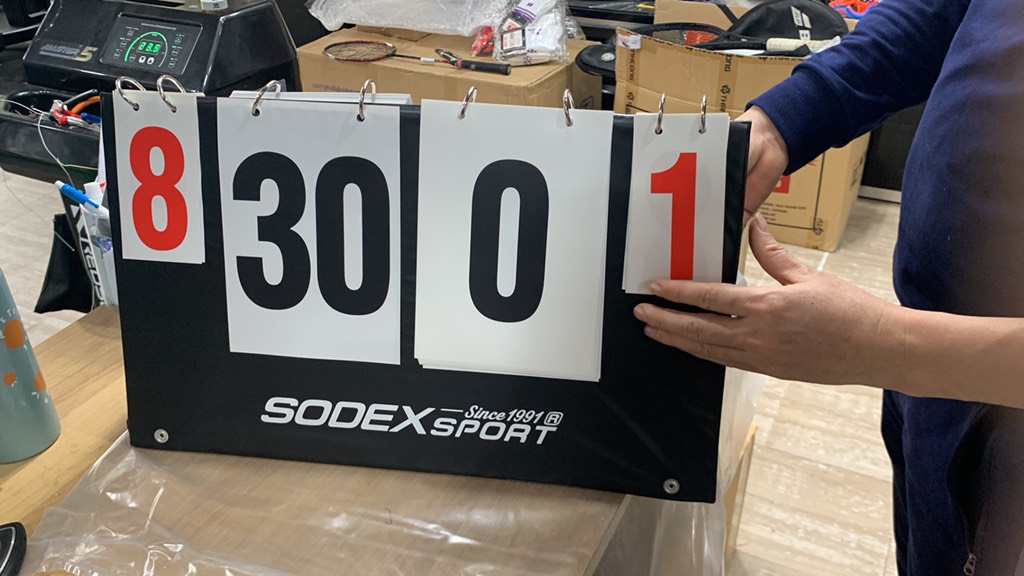 Bẳng điểm lật tay để bàn