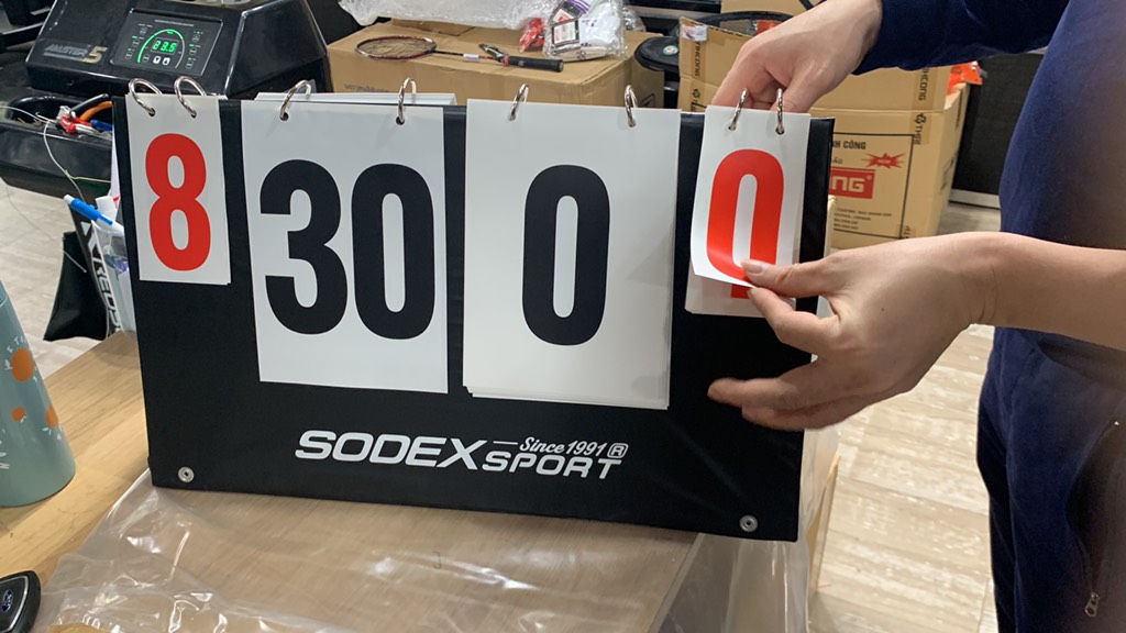 Bẳng điểm lật tay để bàn