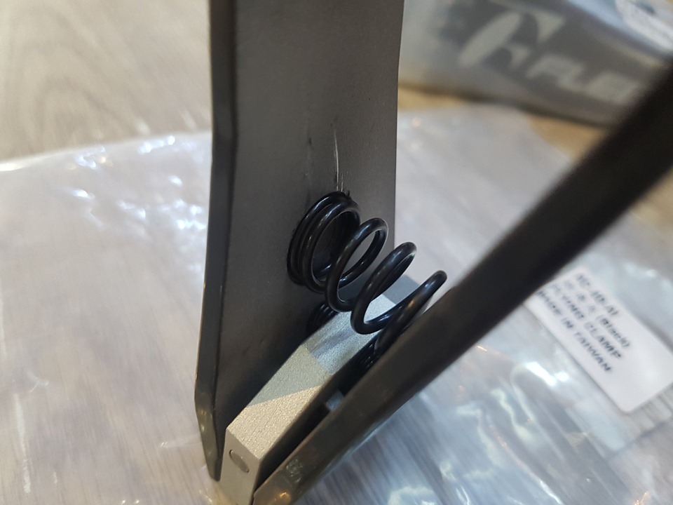 Kẹp Giữ Dây Vợt Cầu Lông Fleet