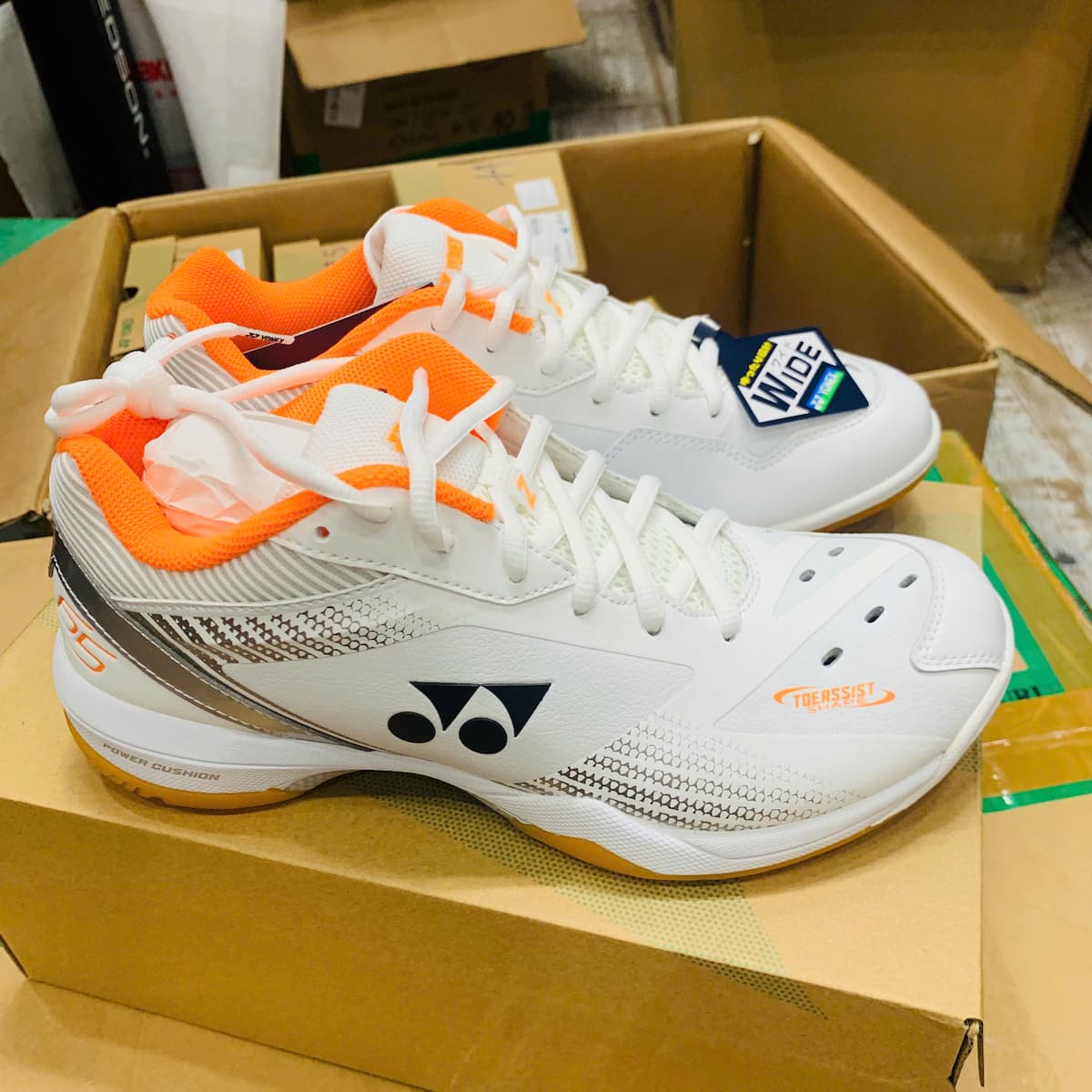 Giày Cầu Lông Yonex 65Z3 Trắng Cam | SHB65Z3W Hàng Chính Hãng