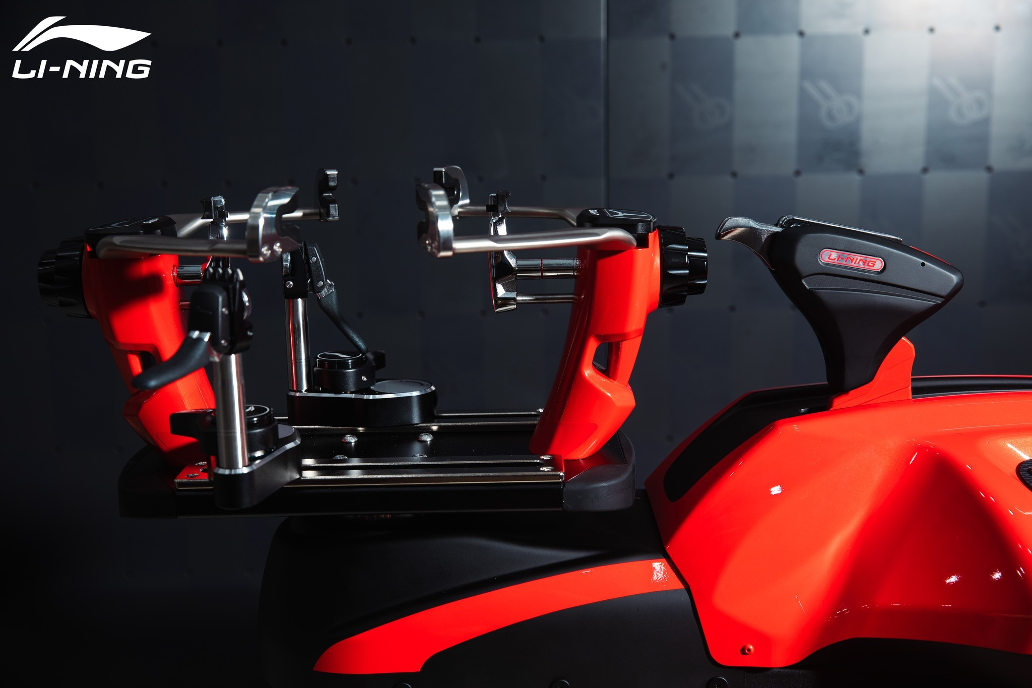 Máy Điện Tử Li-Ning E5000 Pro | Năm 2024