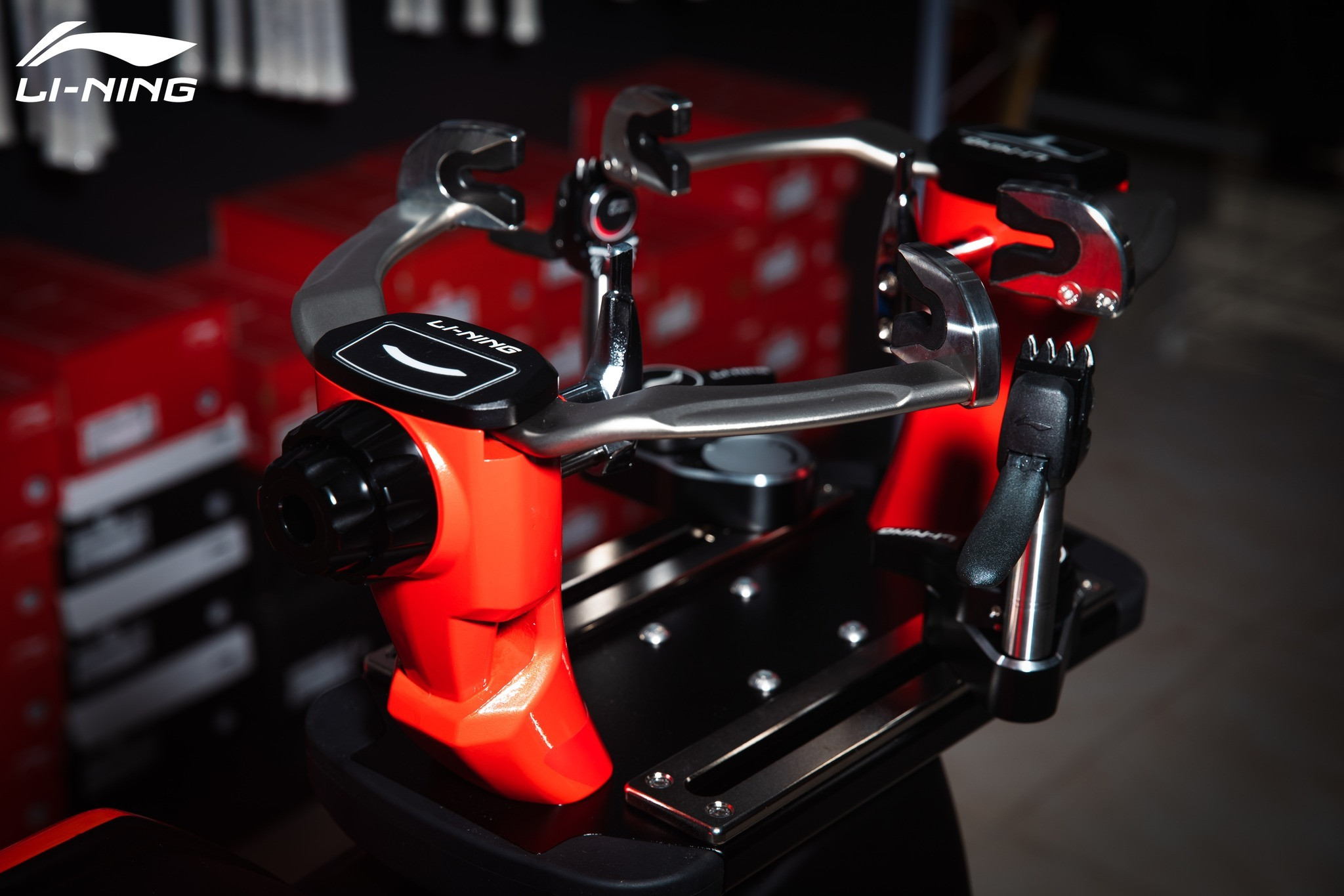 Máy Điện Tử Li-Ning E5000 Pro | Năm 2024