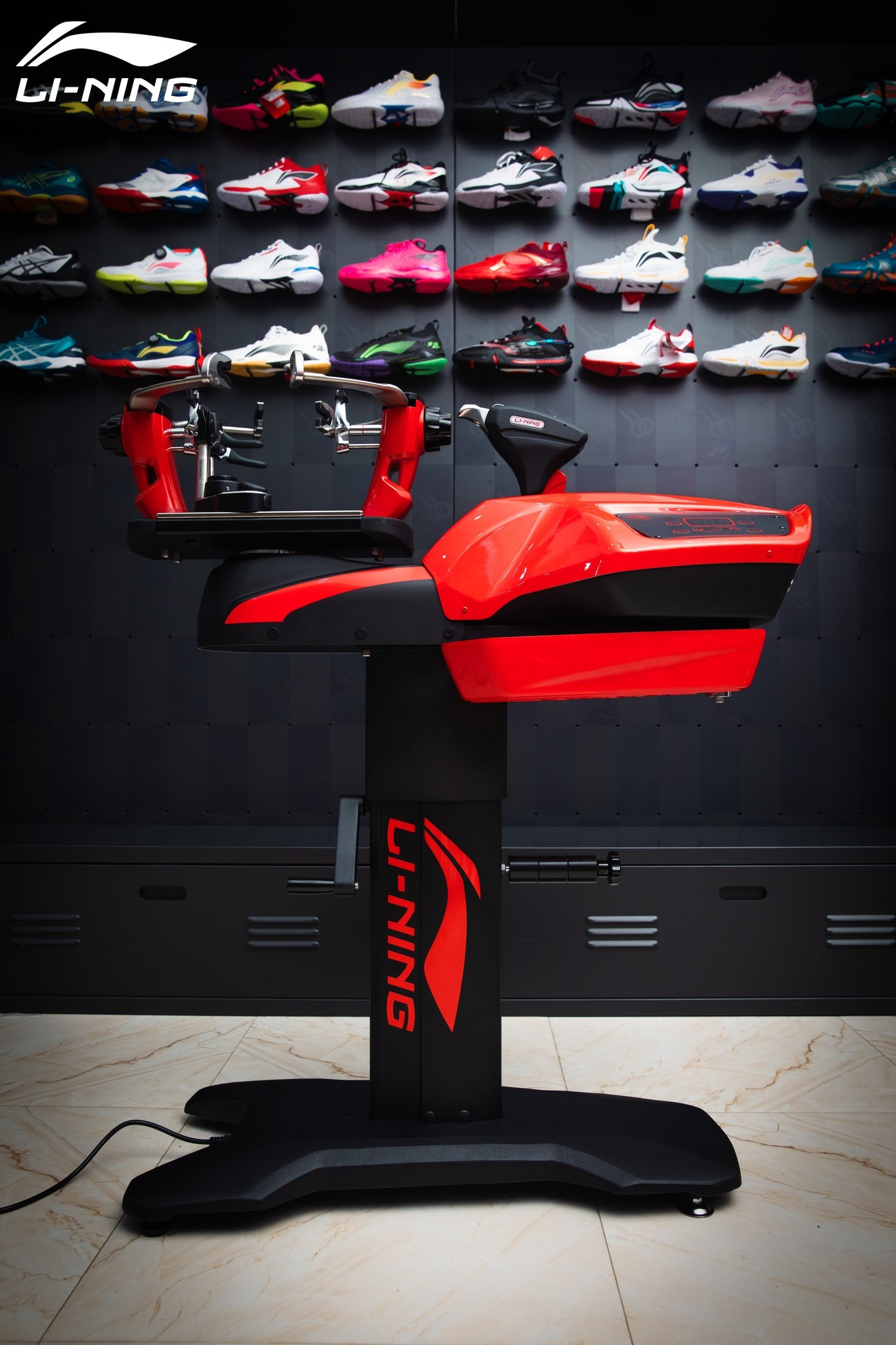 Máy Điện Tử Li-Ning E5000 Pro | Năm 2024