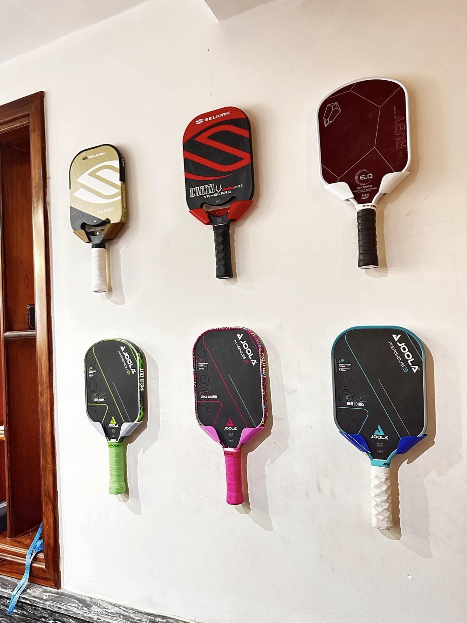Móc treo vợt Pickleball - Nâng tầm không gian trưng bày vợt của bạn