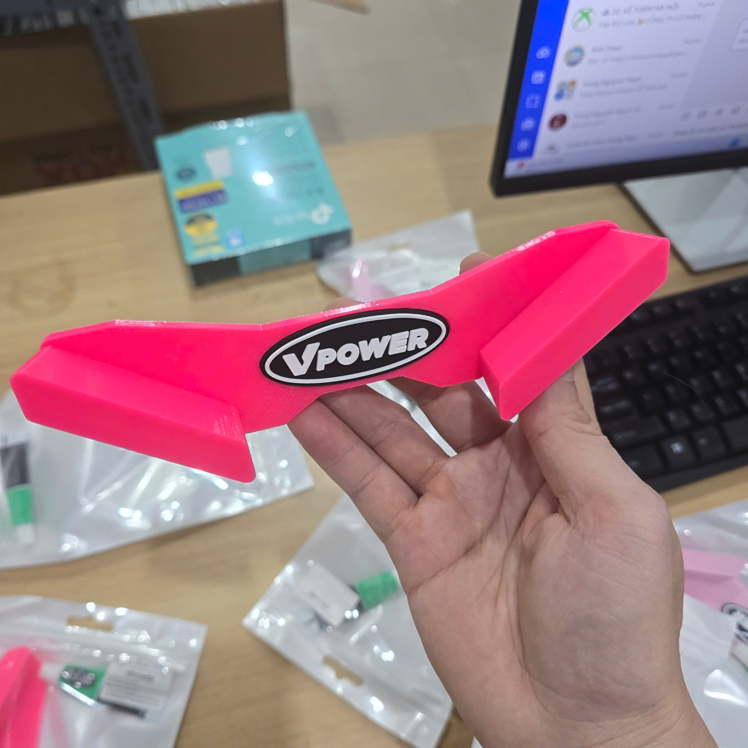 Móc Treo Vợt Typti V-Power | Phụ Kiện Trưng Bày | Trang Nguyên