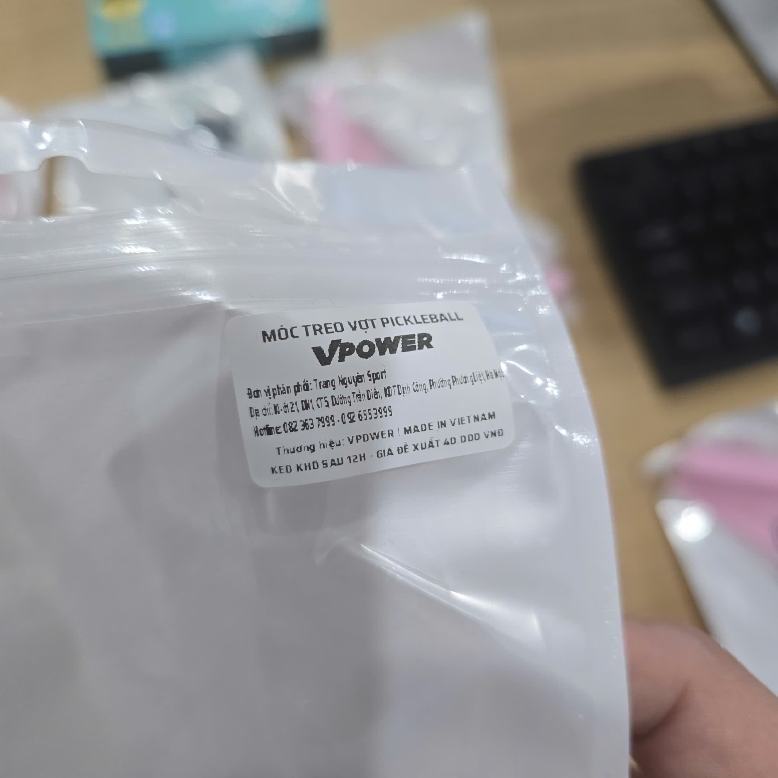 Móc Treo Vợt Typti V-Power | Phụ Kiện Trưng Bày | Trang Nguyên