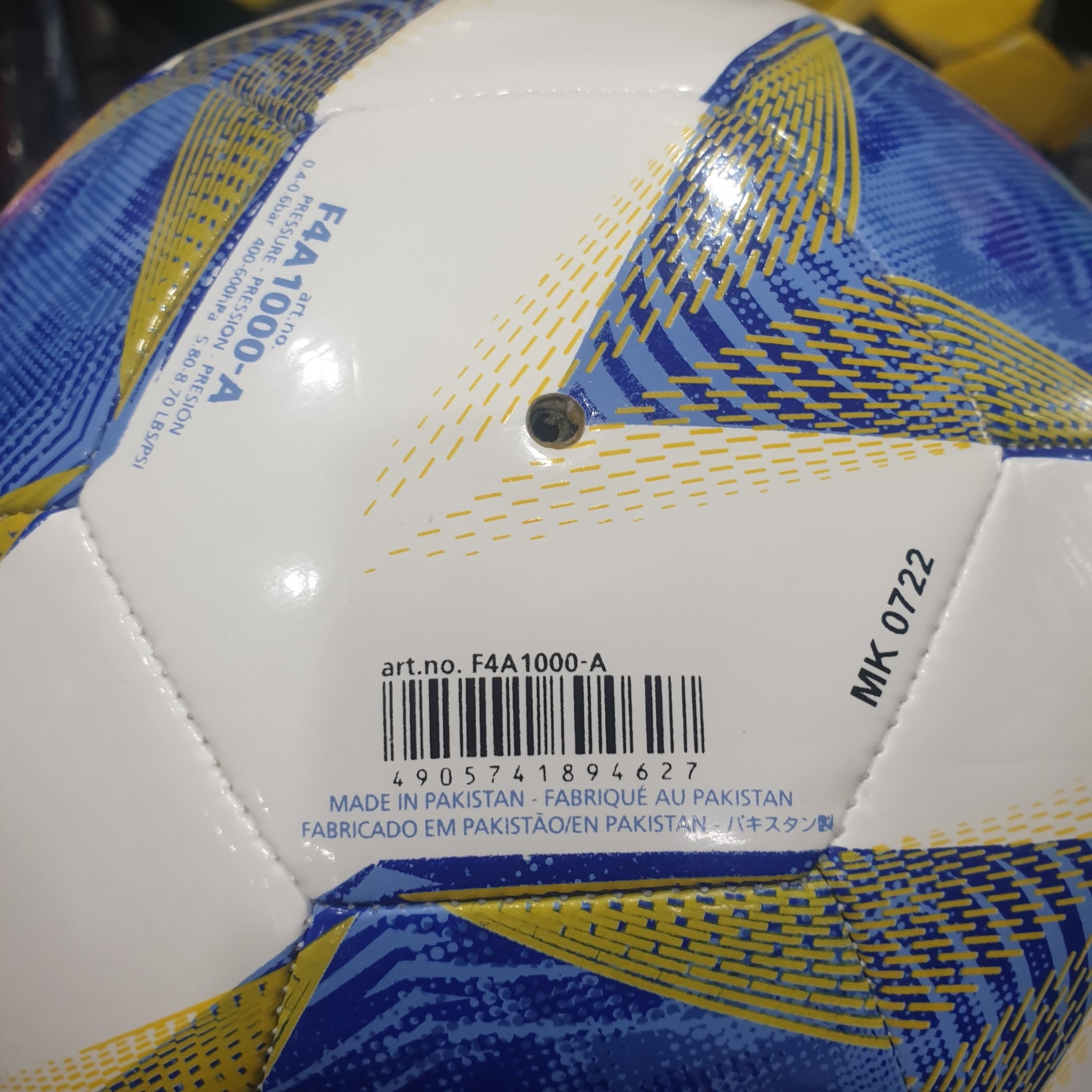 Quả Bóng đá Molten F4A1000-A Size 4