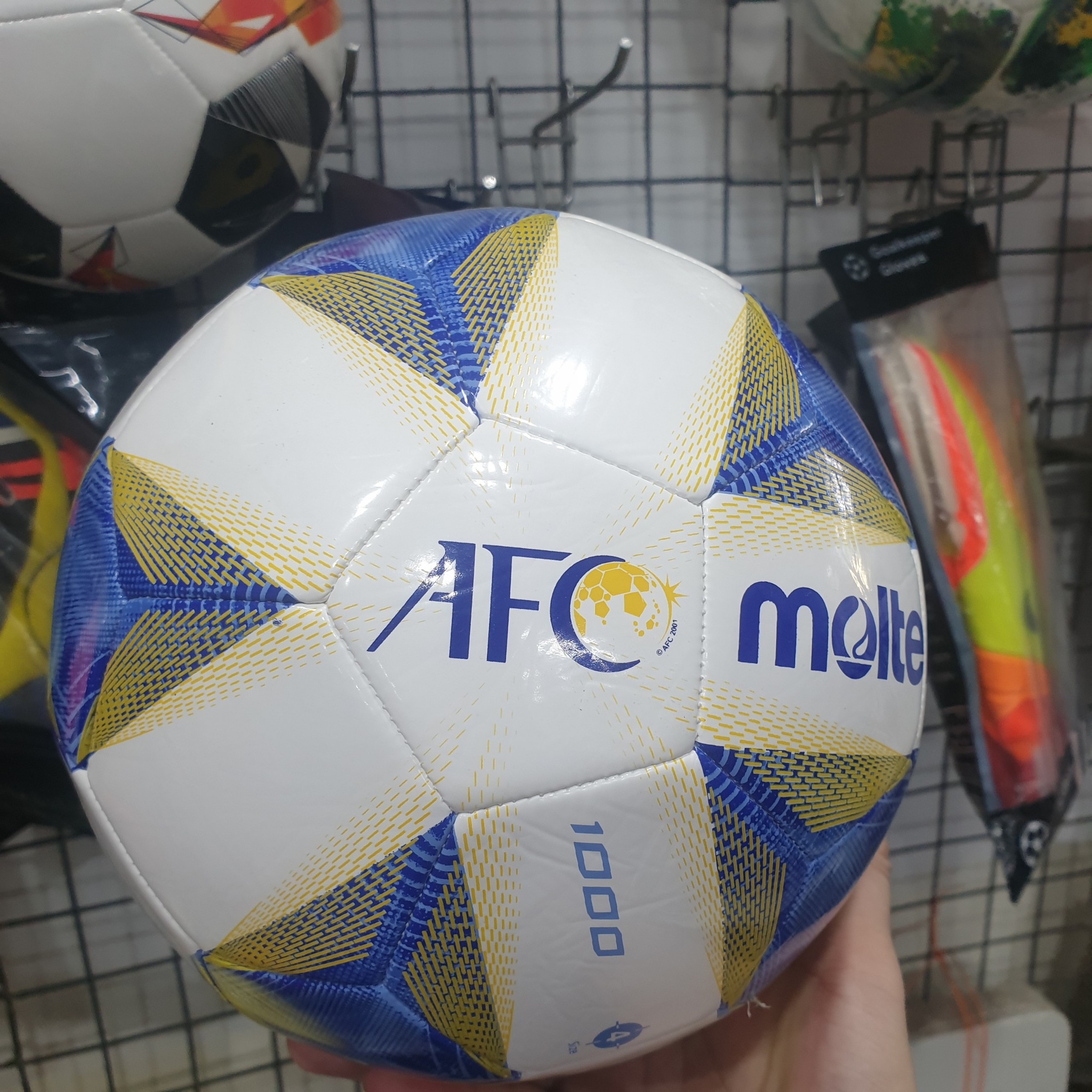 Quả Bóng đá Molten F4A1000-A Size 4