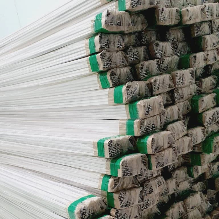 Trưng Bày Cửa Hàng Thể Thao Với Cây nhôm cài rãnh tấm slatwall MDF | Sports store display