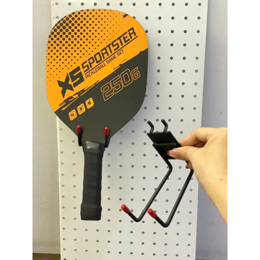 Trưng Bày Cửa Hàng Thể Thao Với Combo 10 Móc Treo Vợt Pickleball Giá Siêu Ưu Đãi | Sports store display