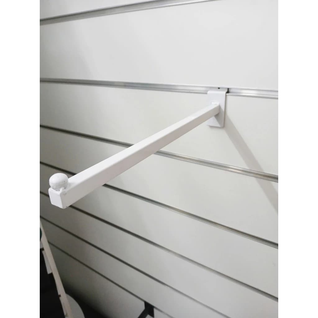 Trưng Bày Cửa Hàng Thể Thao Với Móc bi treo quần áo 1 bi tròn cài kệ rãnh màu trắng, thanh treo quần áo dài 35cm bằng sắt sơn tĩnh điện | Sports store display