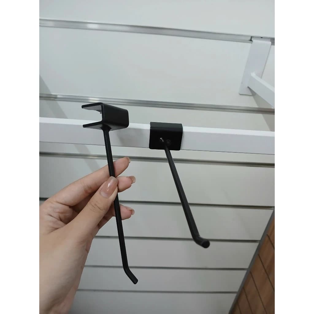 Trưng Bày Cửa Hàng Thể Thao Với Móc đơn treo phụ kiện cài cây sắt 13x26mm loại 15cm 20cm màu đen | Sports store display