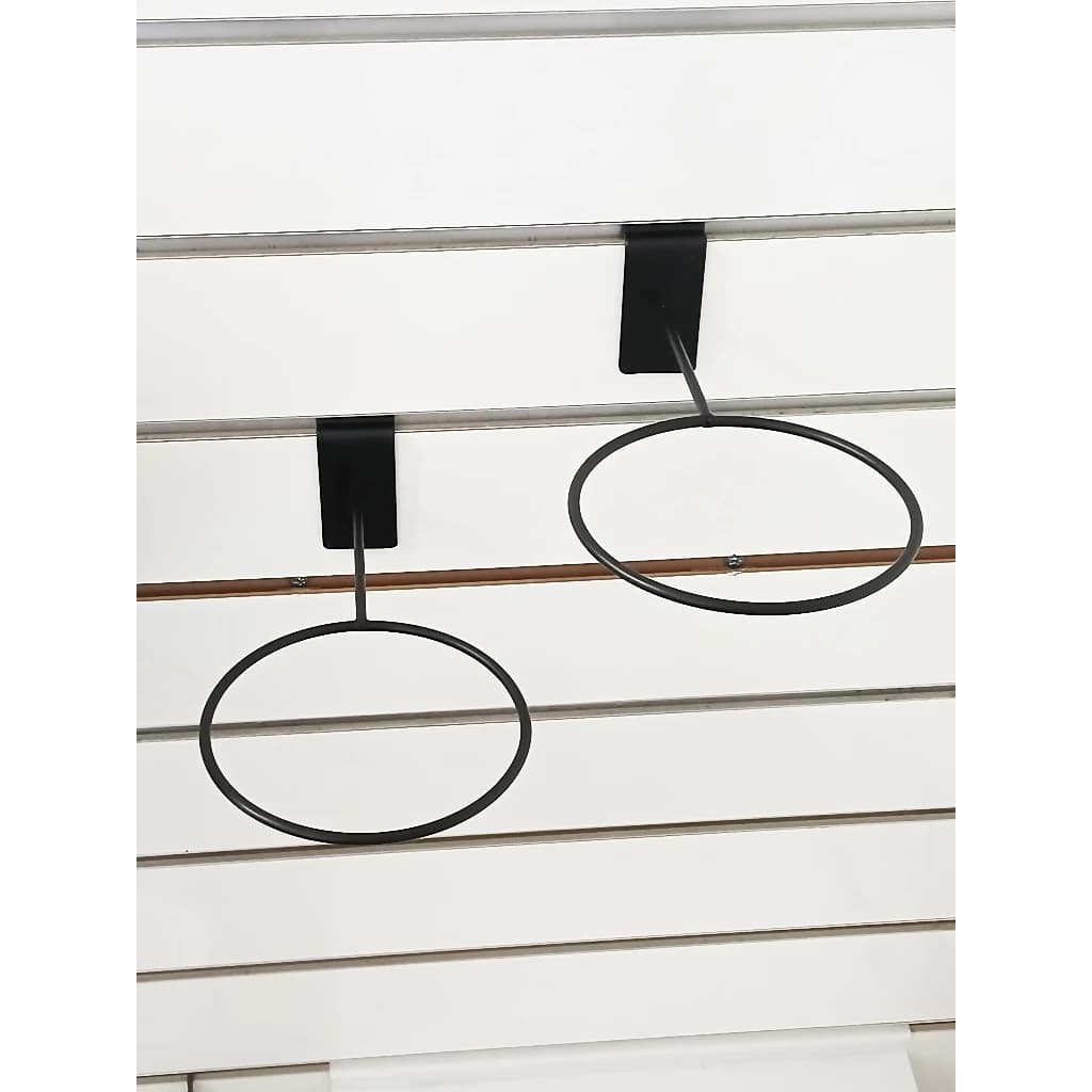 Trưng Bày Cửa Hàng Thể Thao Với Móc treo bóng cài kệ rãnh âm chất liệu sắt cao cấp chống gỉ màu đen | Sports store display