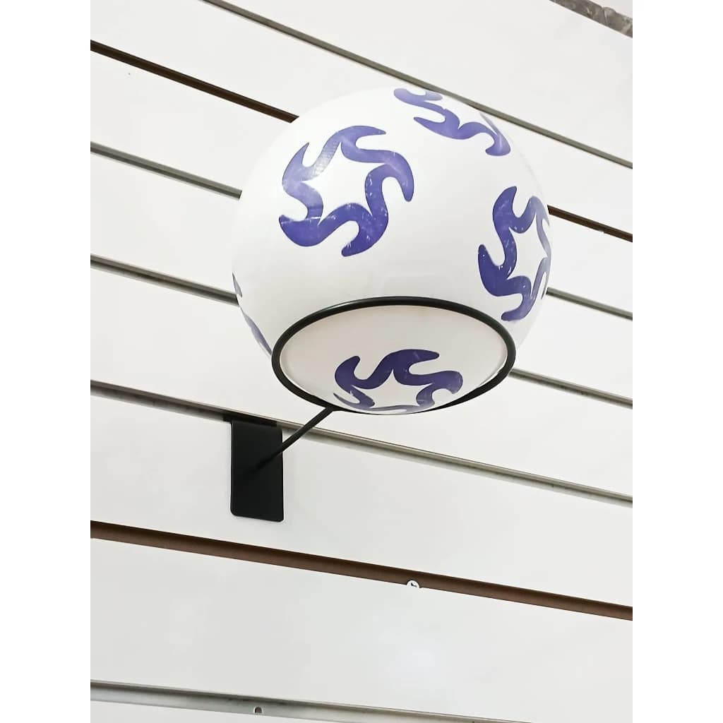 Trưng Bày Cửa Hàng Thể Thao Với Móc treo bóng cài kệ rãnh âm chất liệu sắt cao cấp chống gỉ màu đen | Sports store display